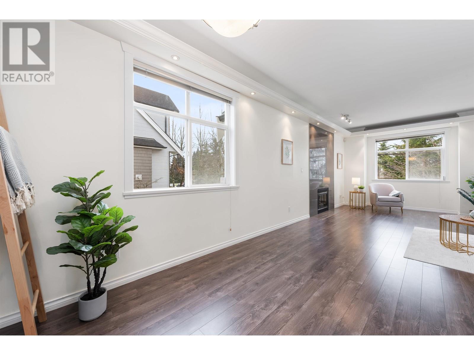 5 7322 HEATHER STREET