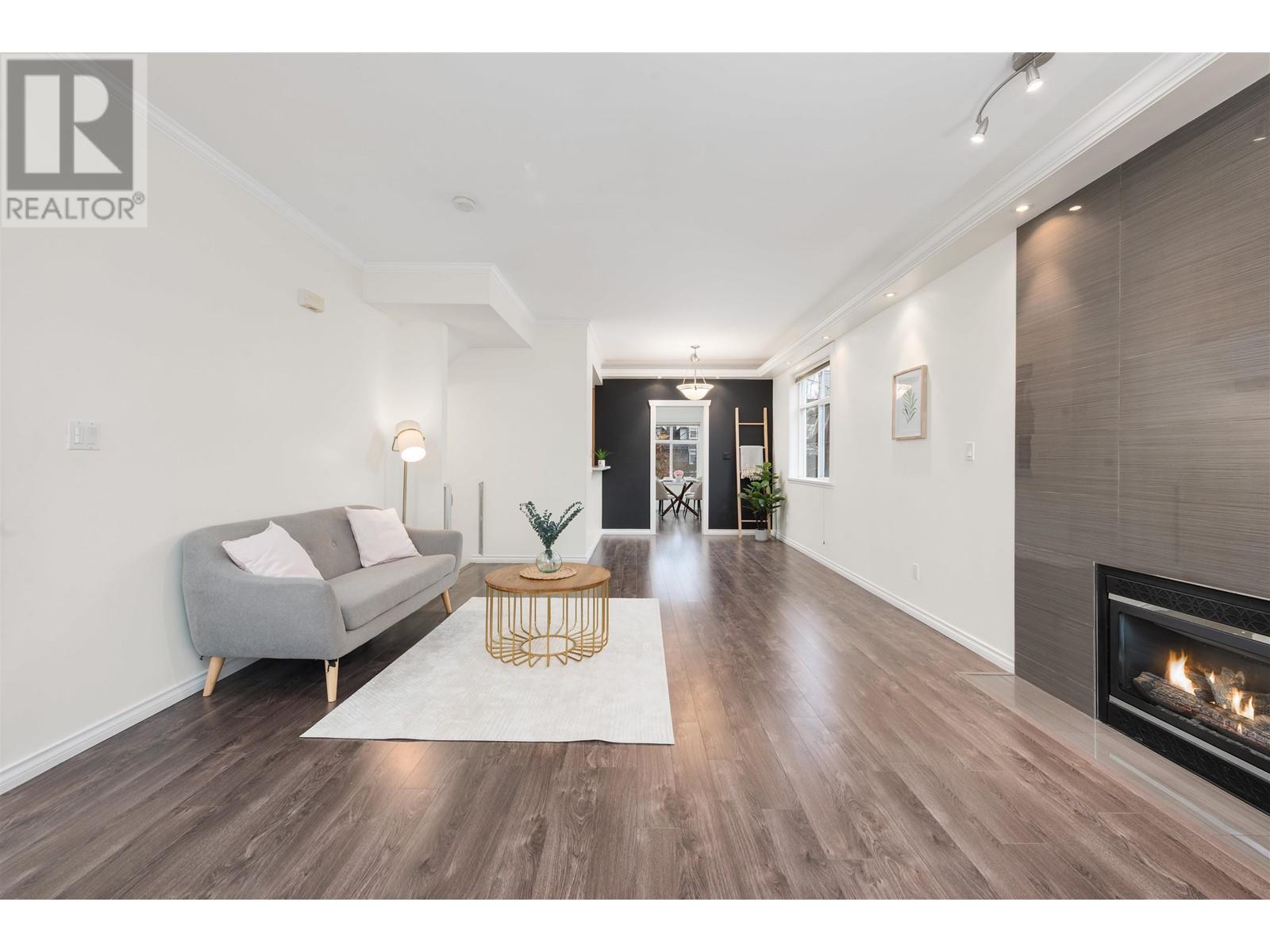 5 7322 HEATHER STREET