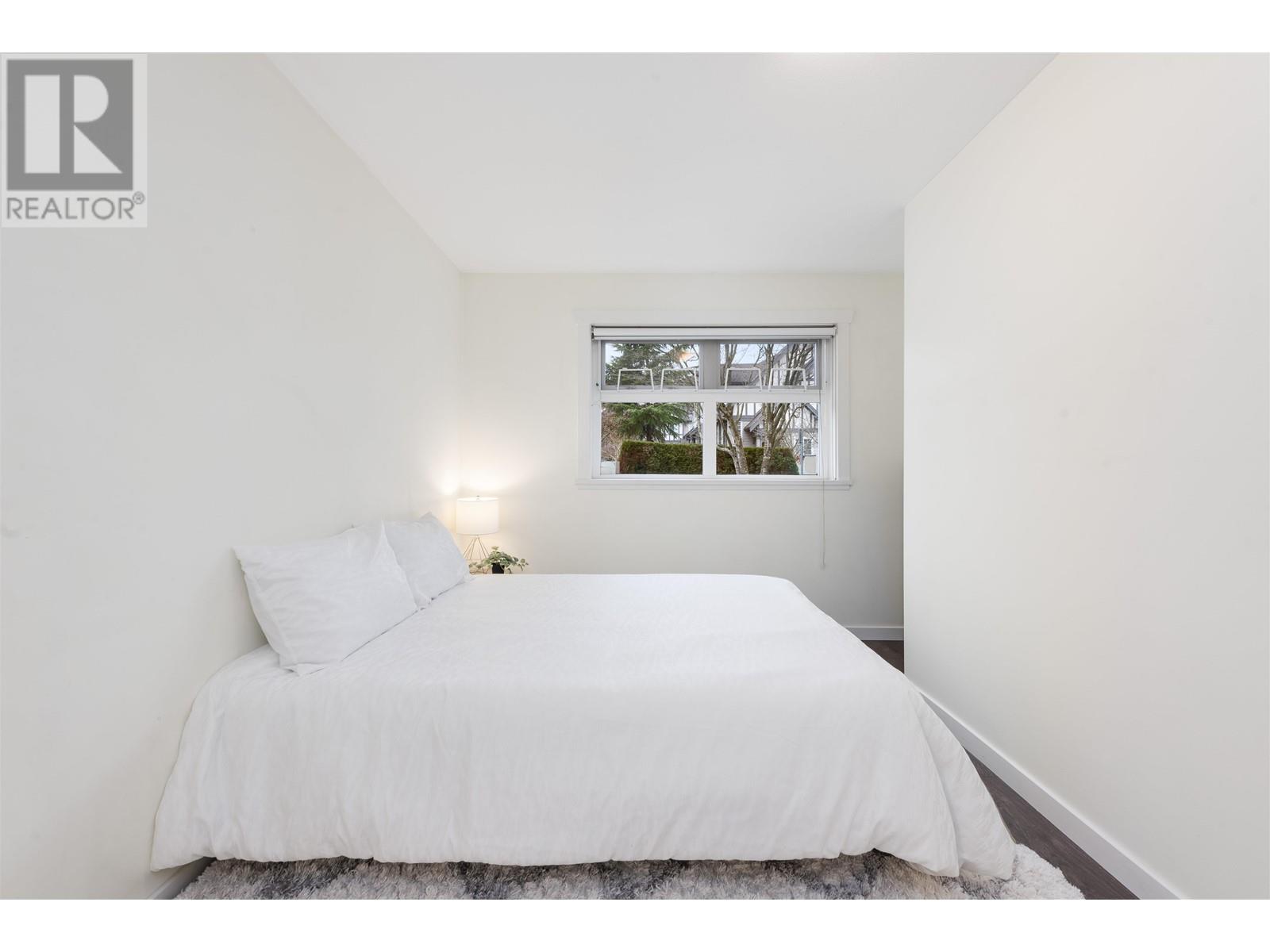 5 7322 HEATHER STREET