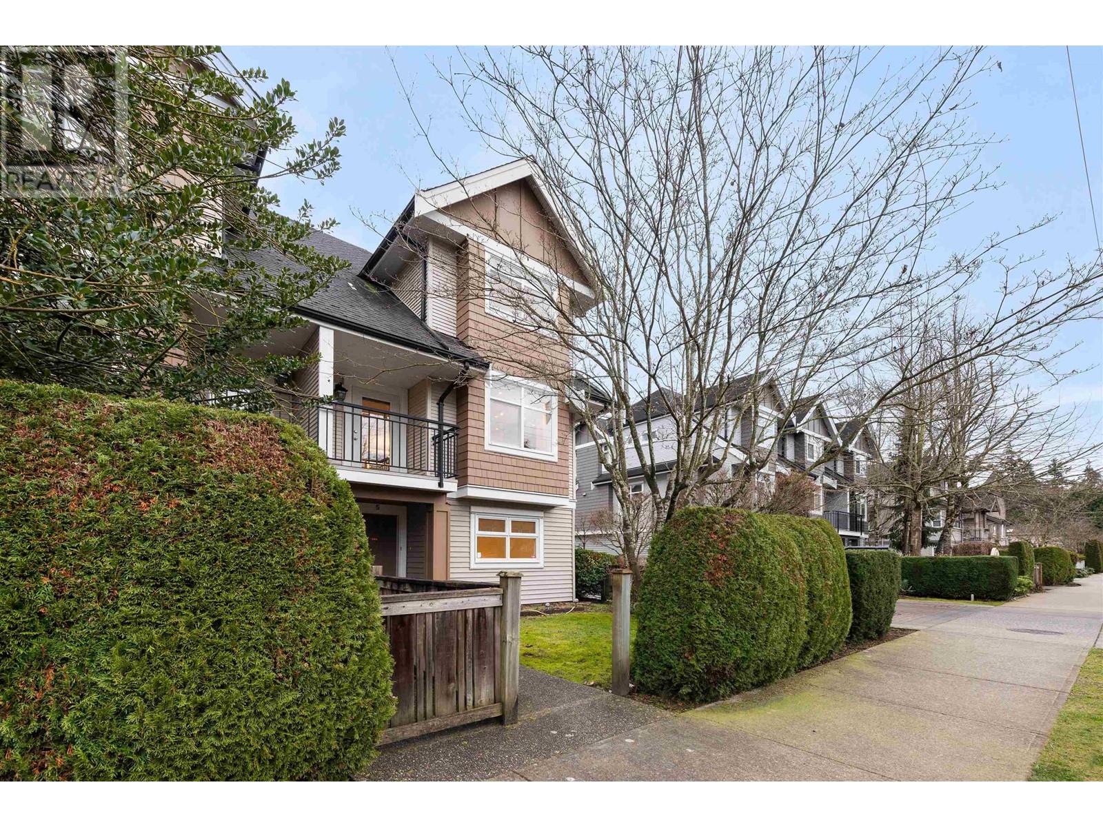 5 7322 HEATHER STREET