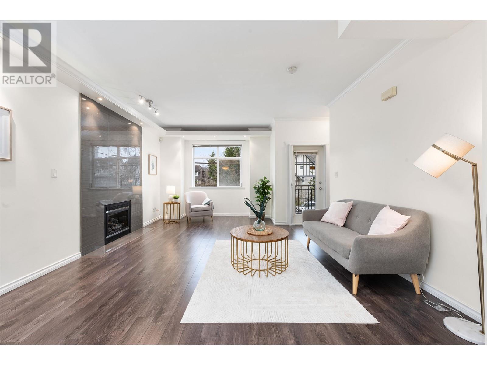 5 7322 HEATHER STREET