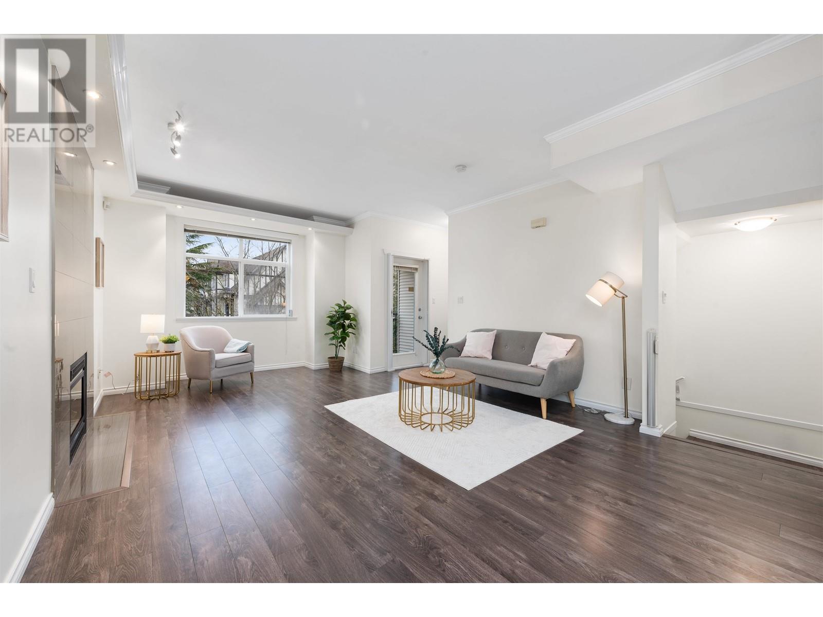 5 7322 HEATHER STREET