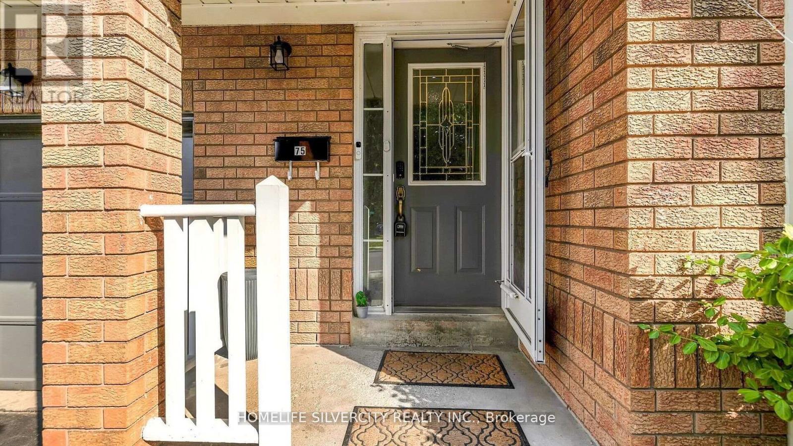 Property at 75 STONELEDGE CIRCLE image 2