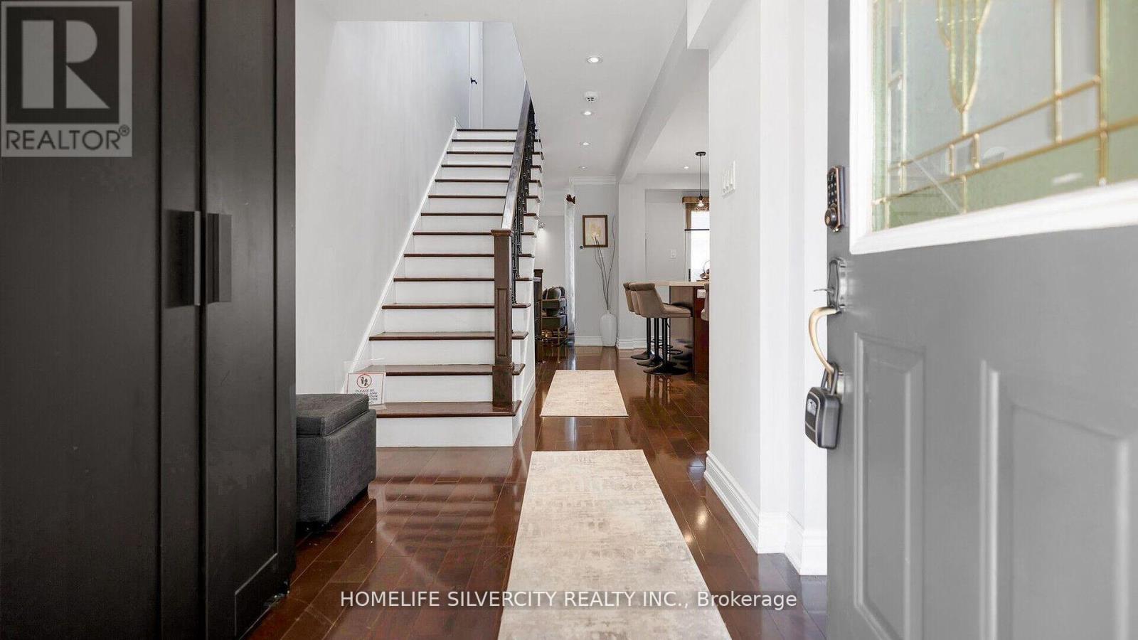 Property at 75 STONELEDGE CIRCLE image 3