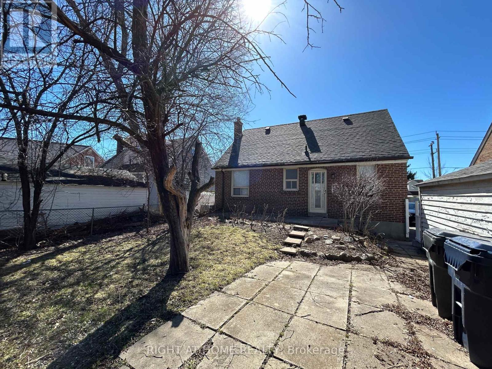 50 Moore Park Avenue, Toronto, Ontario  M2M 1M9 - Photo 18 - C11944105