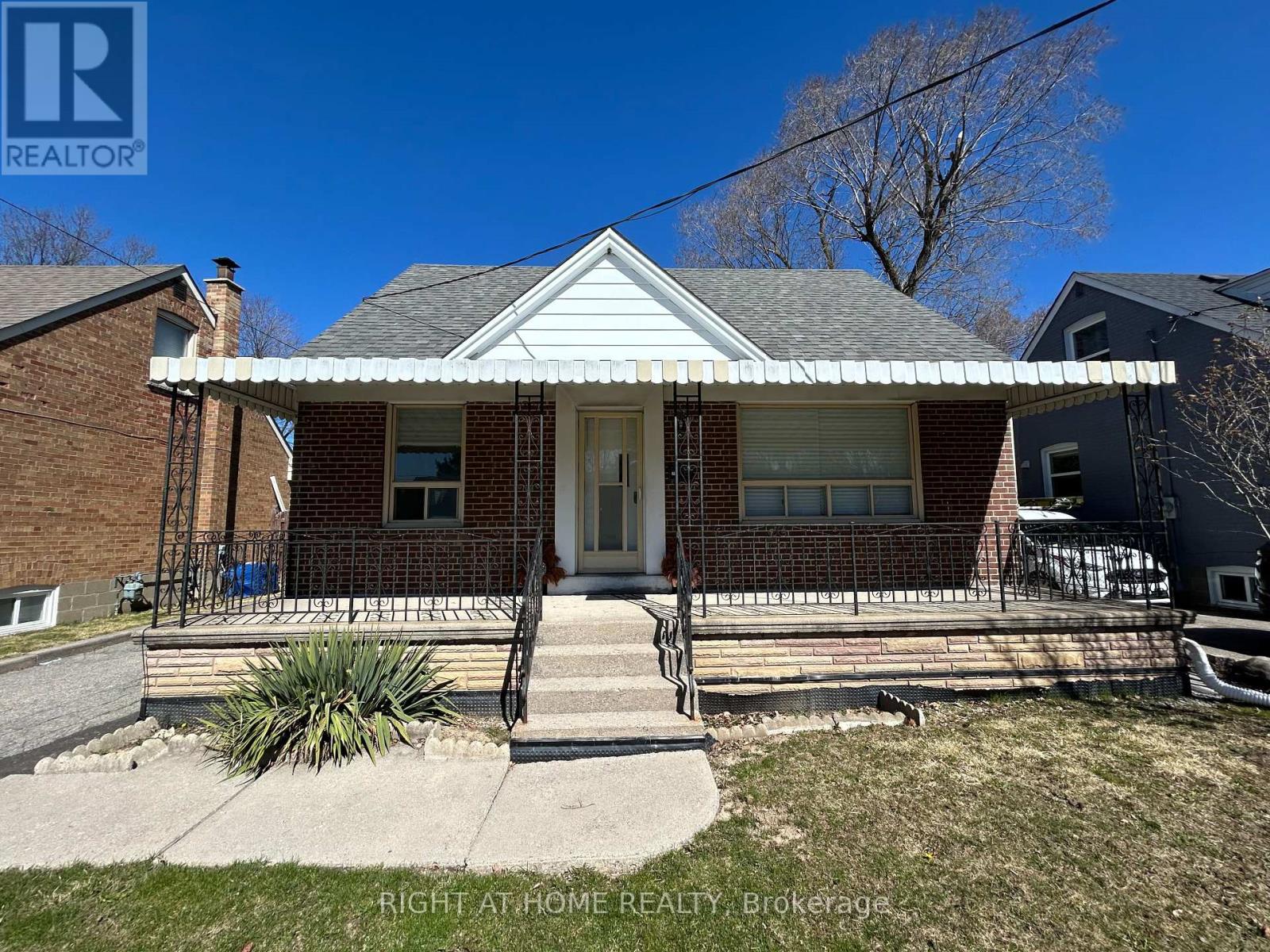 Property at 50 MOORE PARK AVENUE image 2