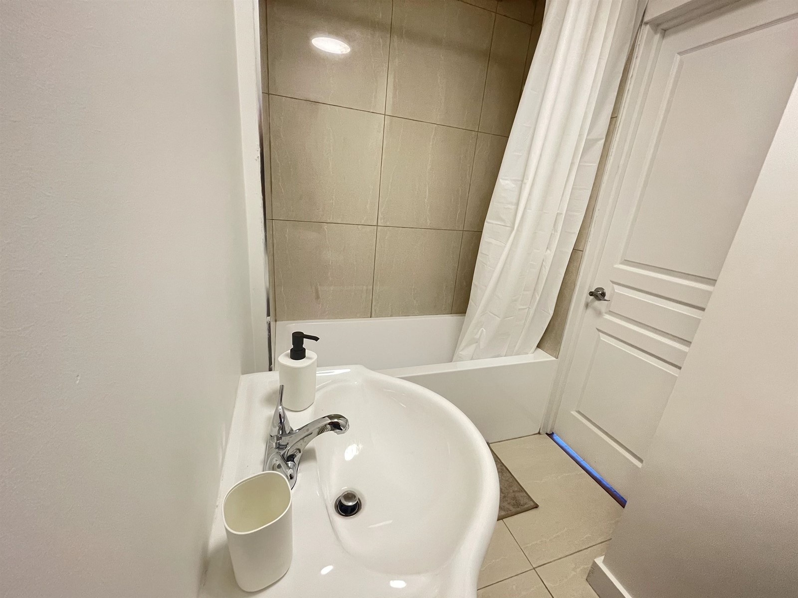 Suite A 7033 Abbot Street, Mission, British Columbia  V2V 6E1 - Photo 14 - C8066105