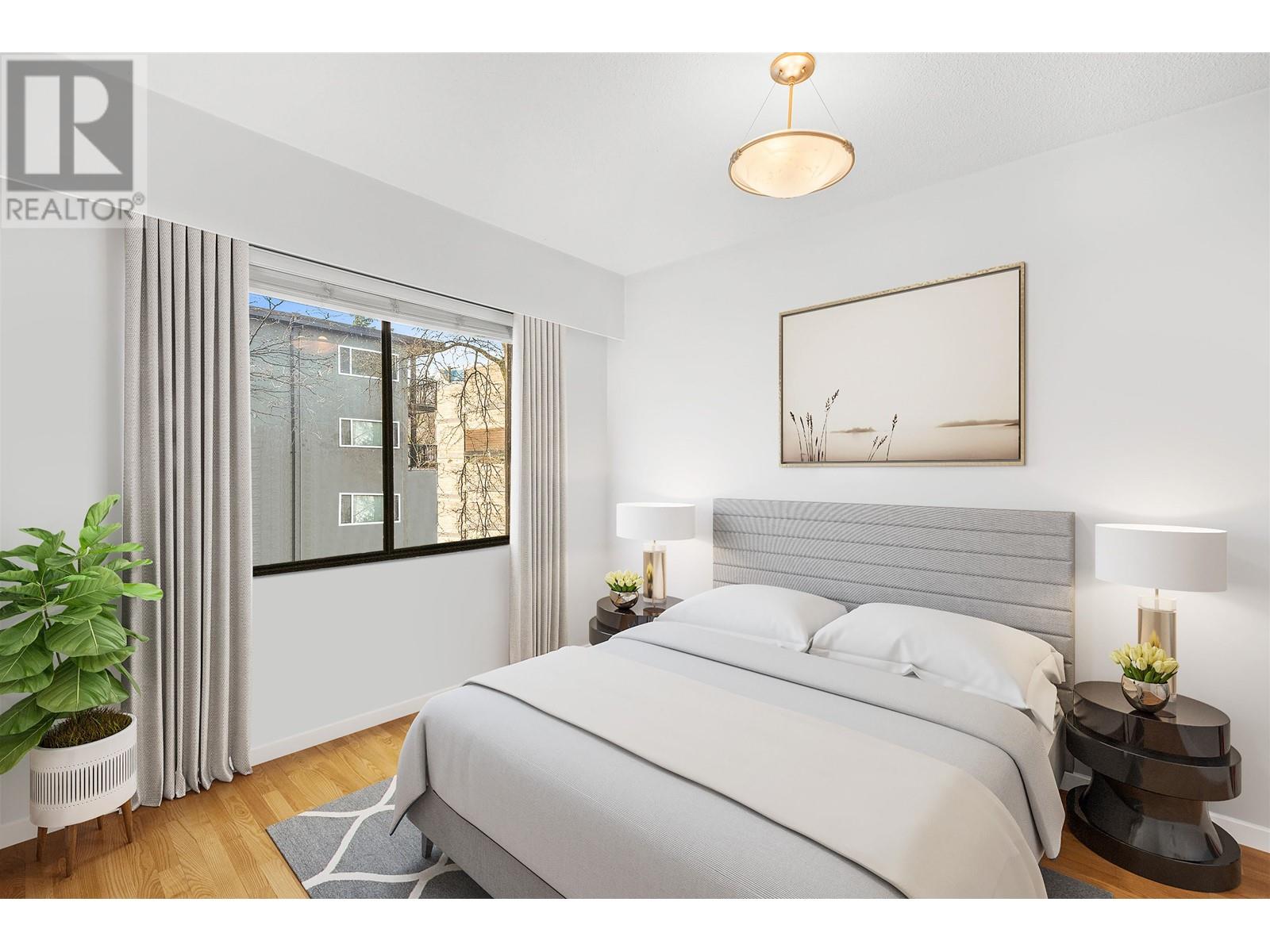 Listing Picture 2 of 33 : 208 2330 MAPLE STREET, Vancouver / 溫哥華 - 魯藝地產 Yvonne Lu Group - MLS Medallion Club Member