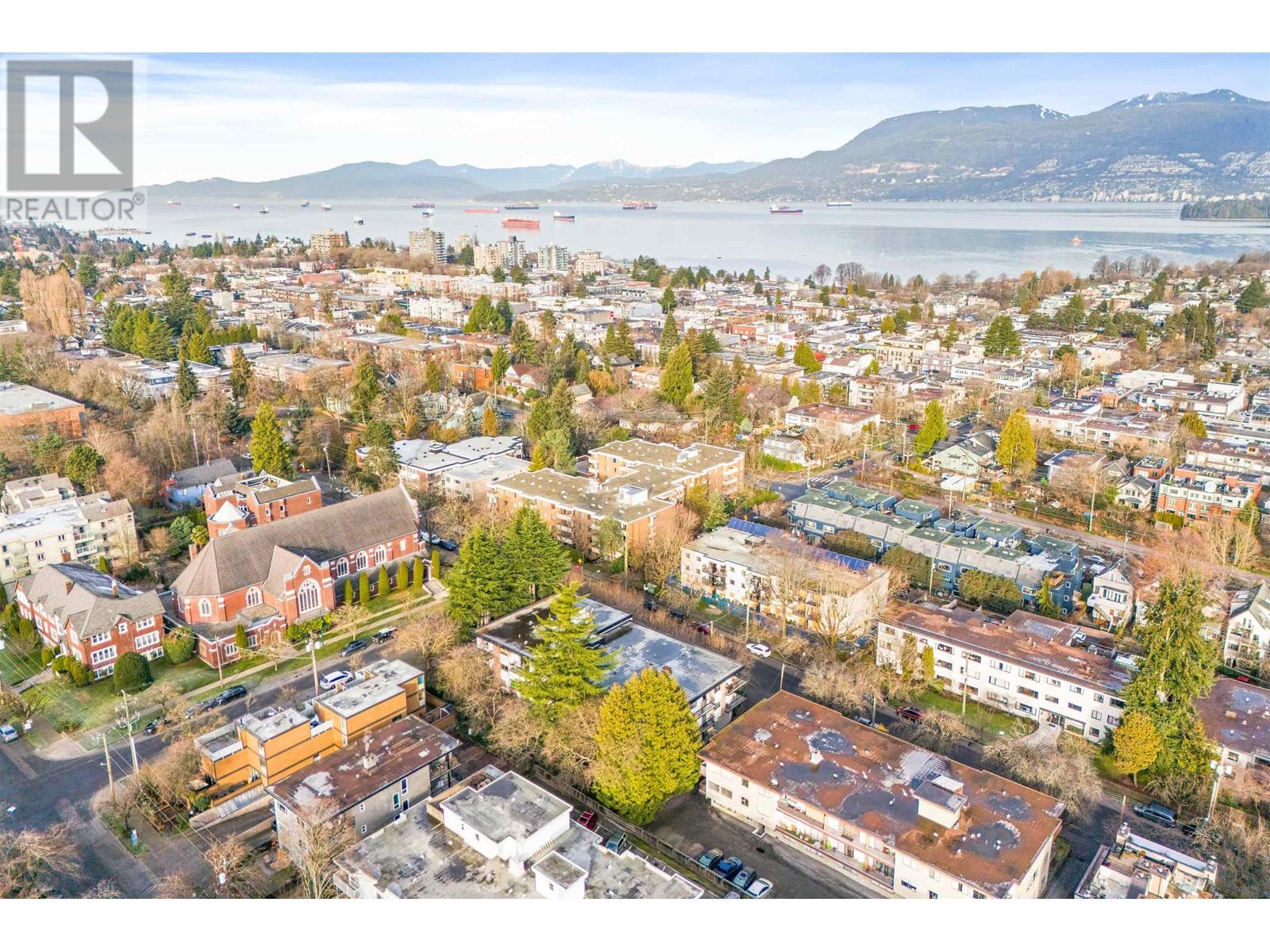 Listing Picture 27 of 33 : 208 2330 MAPLE STREET, Vancouver / 溫哥華 - 魯藝地產 Yvonne Lu Group - MLS Medallion Club Member