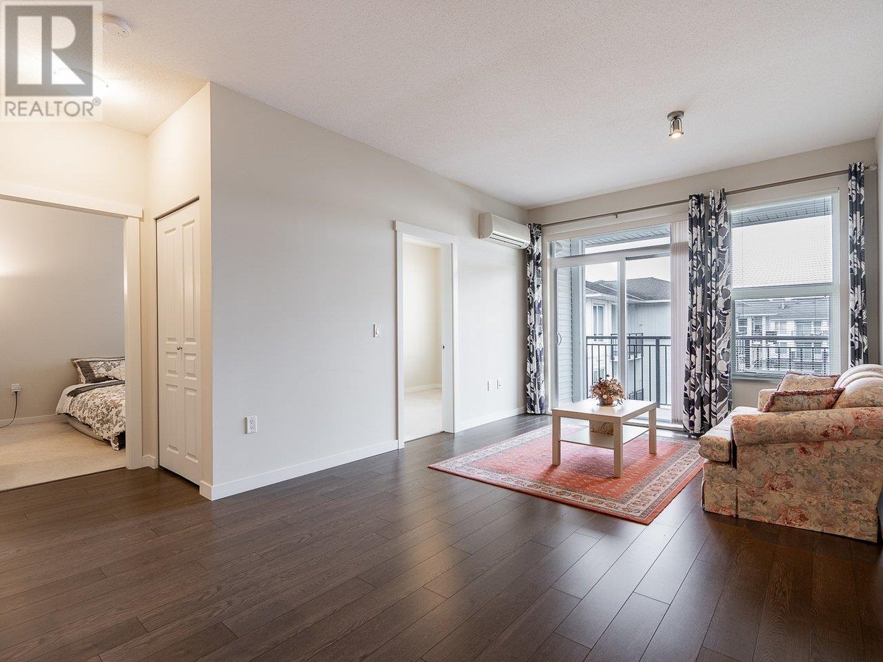 Listing Picture 12 of 32 : 416 9399 ODLIN ROAD, Richmond / 烈治文 - 魯藝地產 Yvonne Lu Group - MLS Medallion Club Member