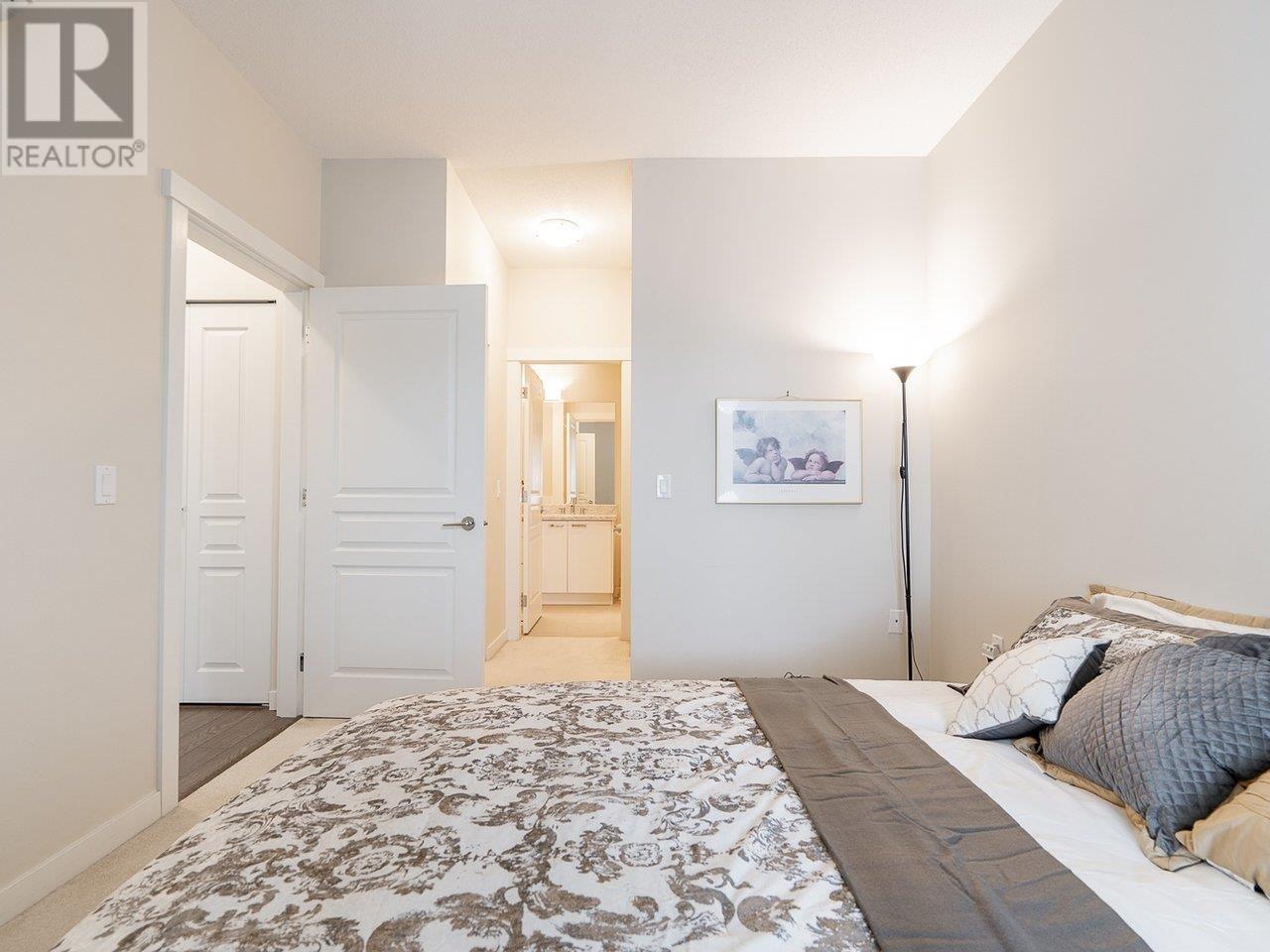 Listing Picture 17 of 32 : 416 9399 ODLIN ROAD, Richmond / 烈治文 - 魯藝地產 Yvonne Lu Group - MLS Medallion Club Member