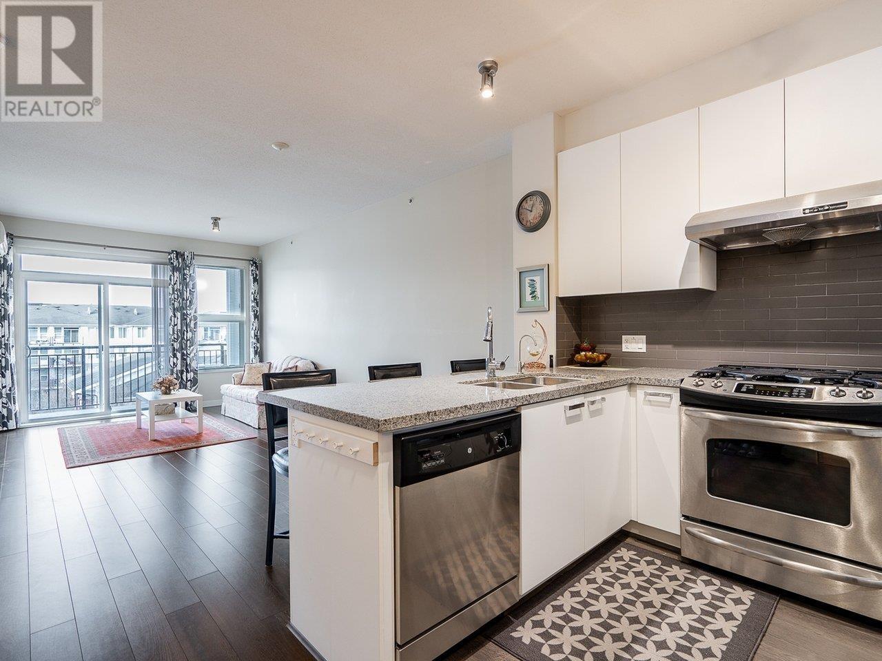 Listing Picture 4 of 32 : 416 9399 ODLIN ROAD, Richmond / 烈治文 - 魯藝地產 Yvonne Lu Group - MLS Medallion Club Member