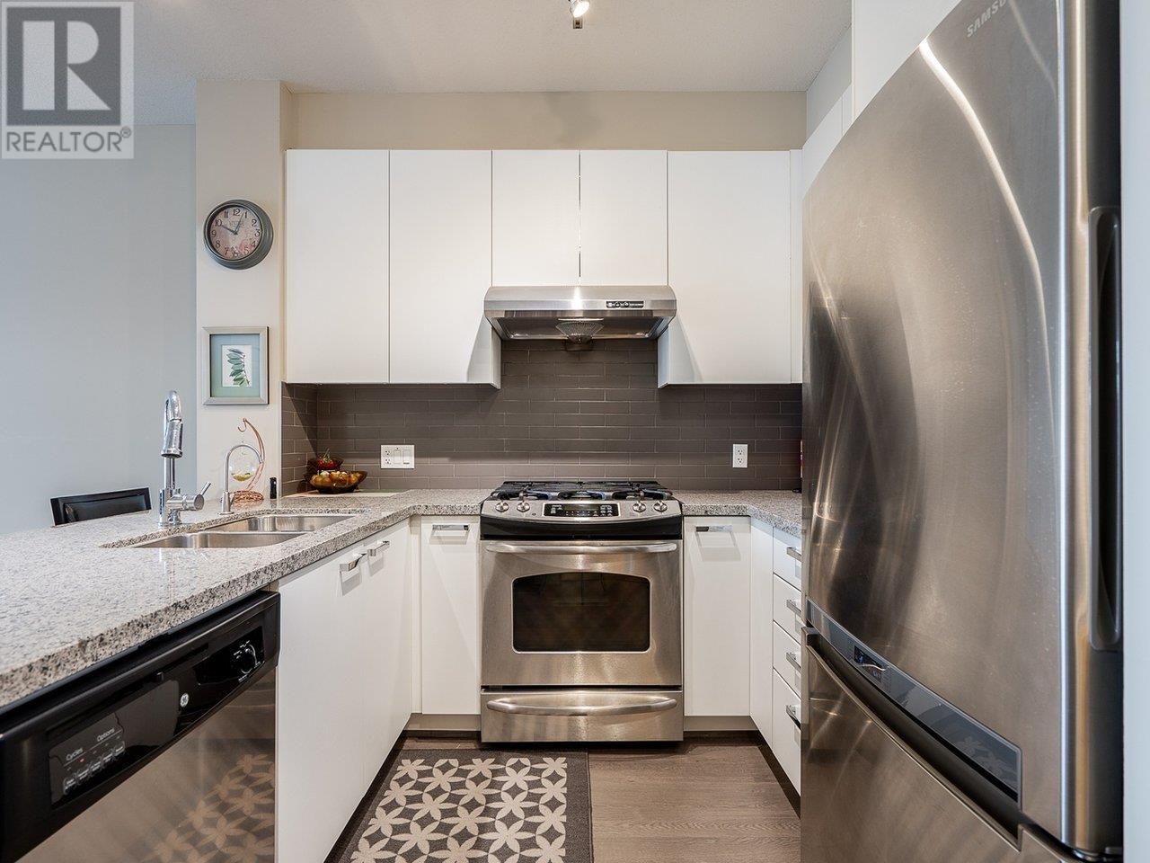 Listing Picture 5 of 32 : 416 9399 ODLIN ROAD, Richmond / 烈治文 - 魯藝地產 Yvonne Lu Group - MLS Medallion Club Member