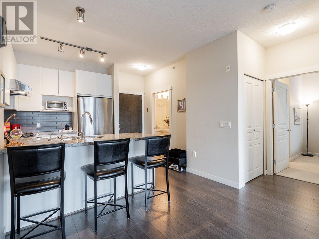 Listing Picture 7 of 32 : 416 9399 ODLIN ROAD, Richmond / 烈治文 - 魯藝地產 Yvonne Lu Group - MLS Medallion Club Member