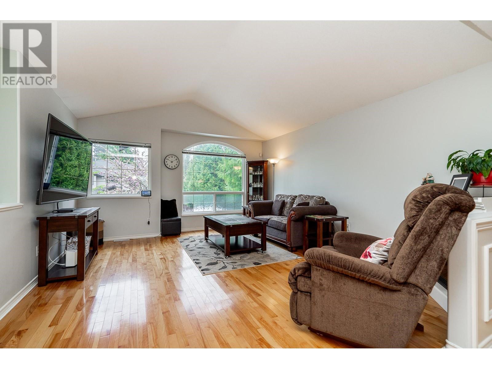 Property at 20488 115 AVENUE image 2