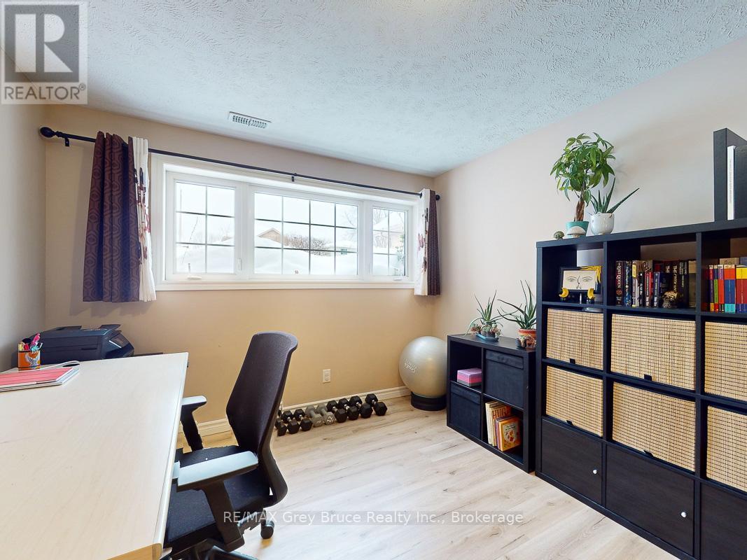 2551 8th Avenue E, Owen Sound, Ontario  N4K 6V2 - Photo 25 - X11944146