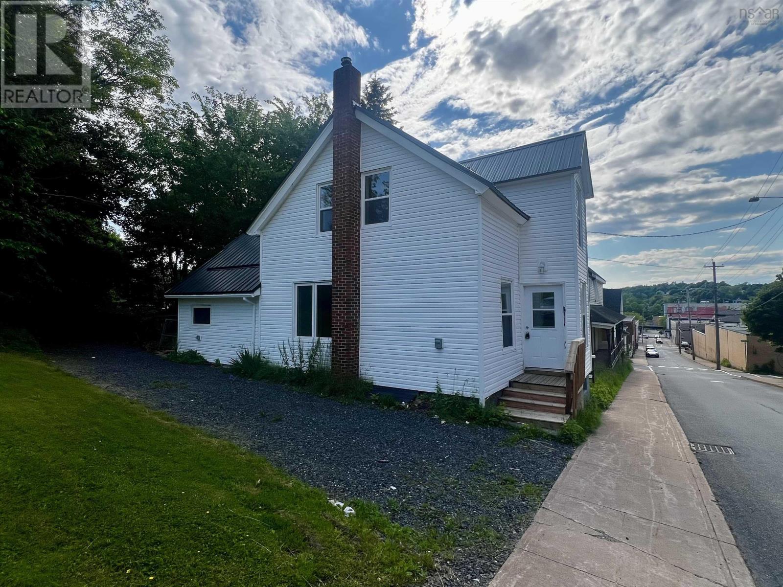 221 Maclean Street, New Glasgow, Nova Scotia  B2H 4M8 - Photo 2 - 202428449