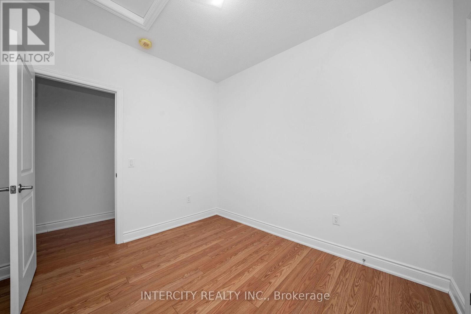 20 Tarmola Park Court, Toronto, Ontario  M9L 2L1 - Photo 29 - W8041578