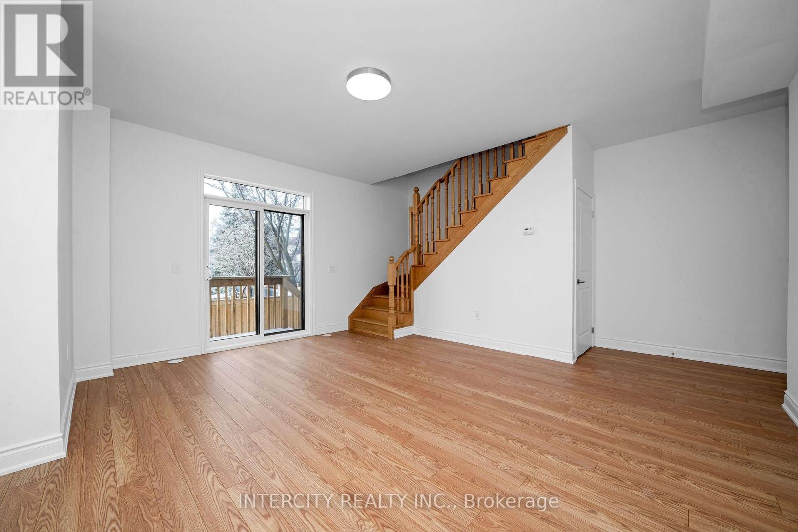 20 Tarmola Park Court, Toronto, Ontario  M9L 2L1 - Photo 6 - W8041578
