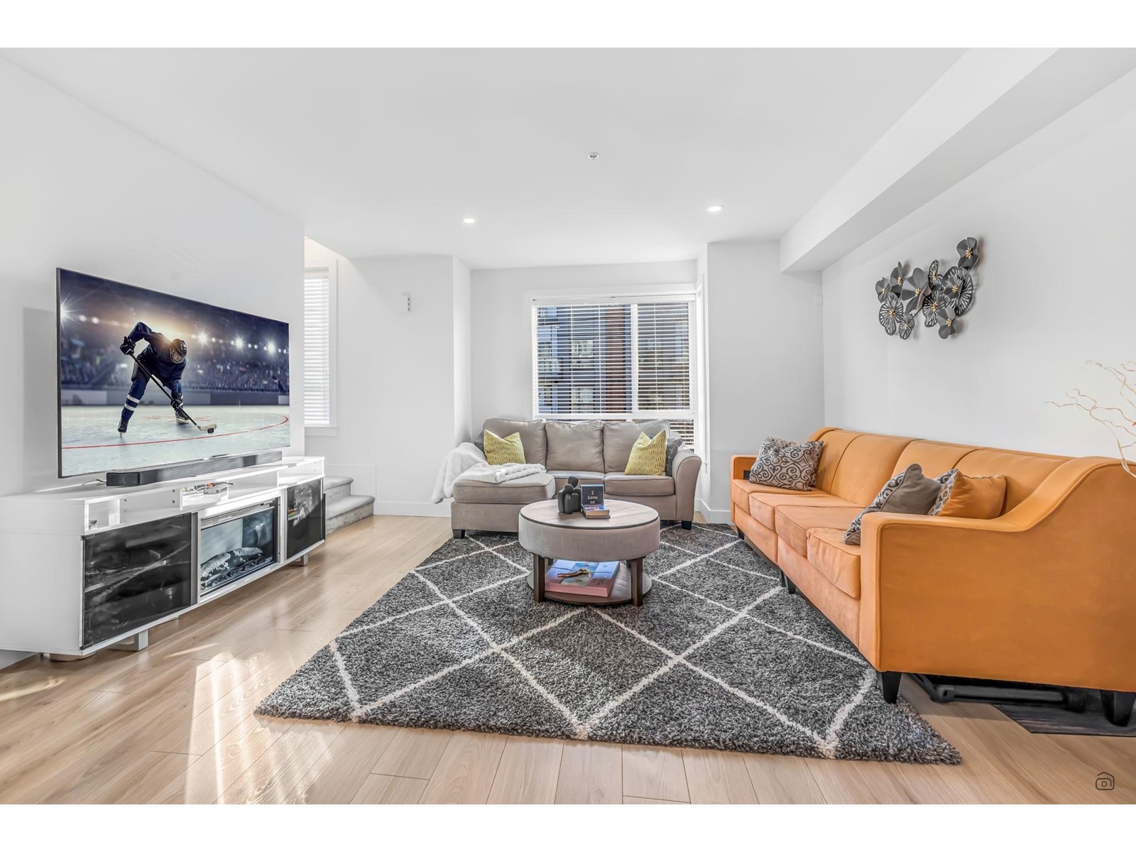 Property at 7 19749 55 AVENUE image 4