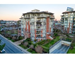 102 1580 MARTIN STREET, white rock, British Columbia