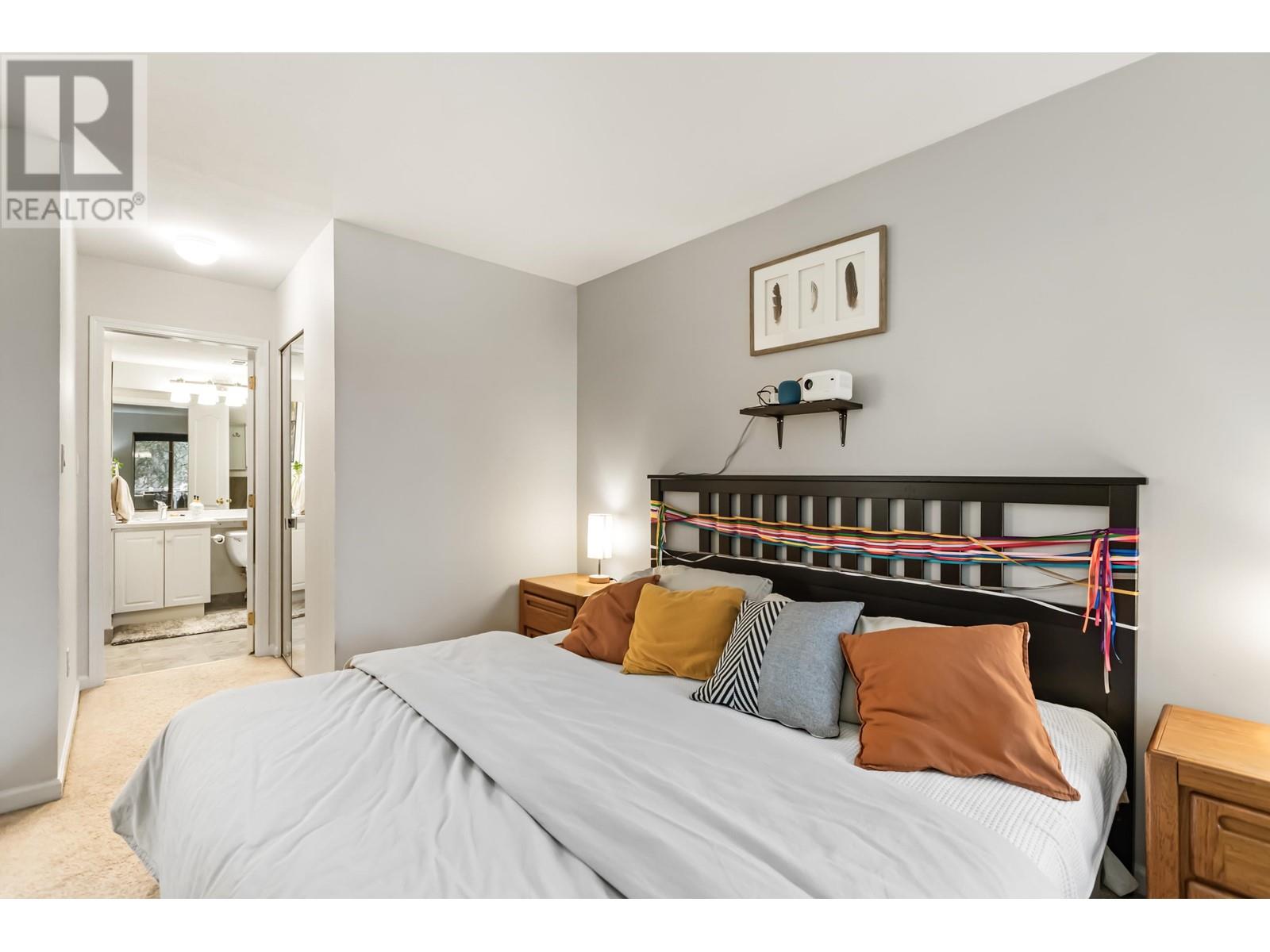 Listing Picture 23 of 32 : 308 3183 ESMOND AVENUE, Burnaby / 本拿比 - 魯藝地產 Yvonne Lu Group - MLS Medallion Club Member