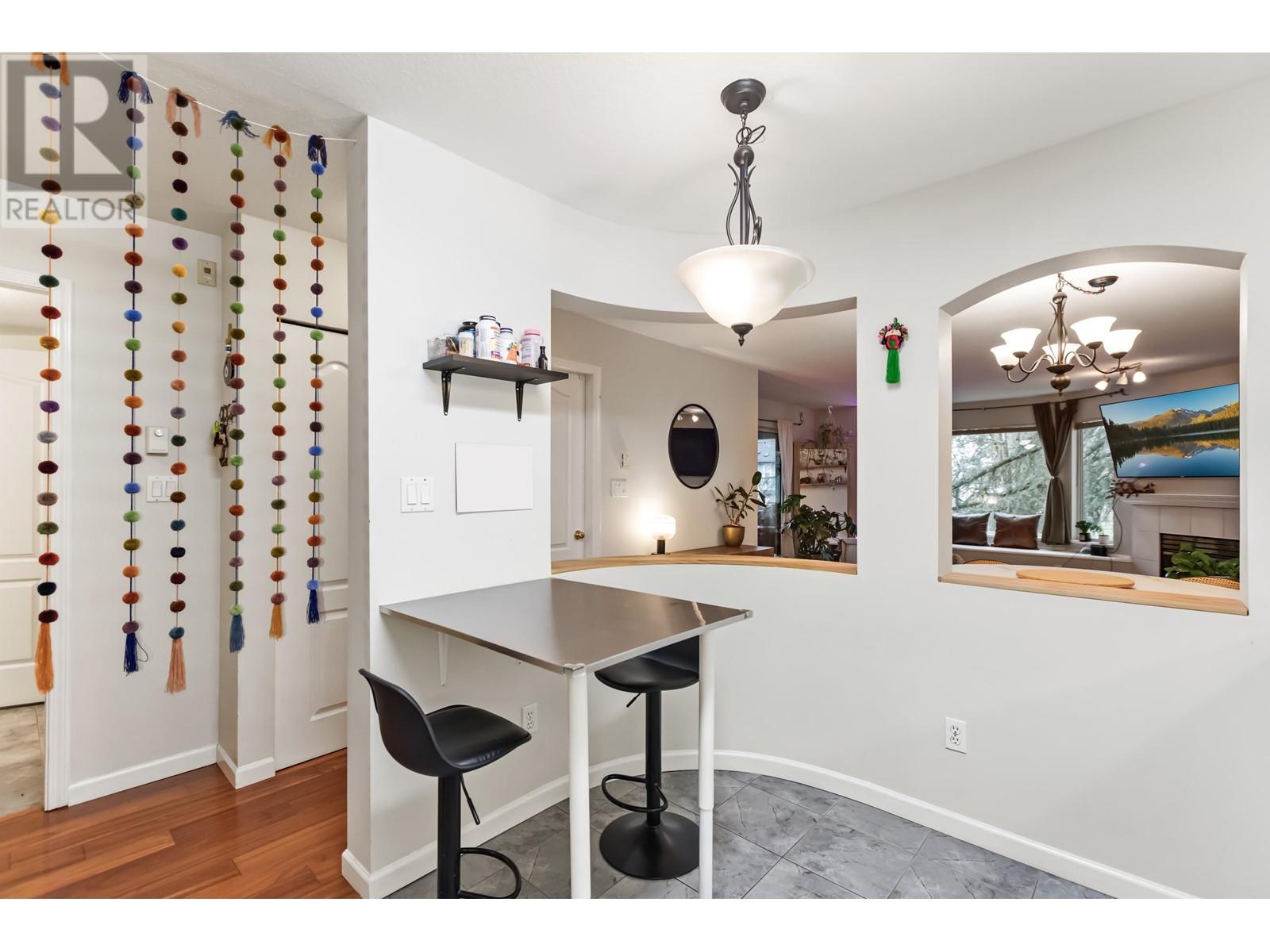 Listing Picture 11 of 32 : 308 3183 ESMOND AVENUE, Burnaby / 本拿比 - 魯藝地產 Yvonne Lu Group - MLS Medallion Club Member