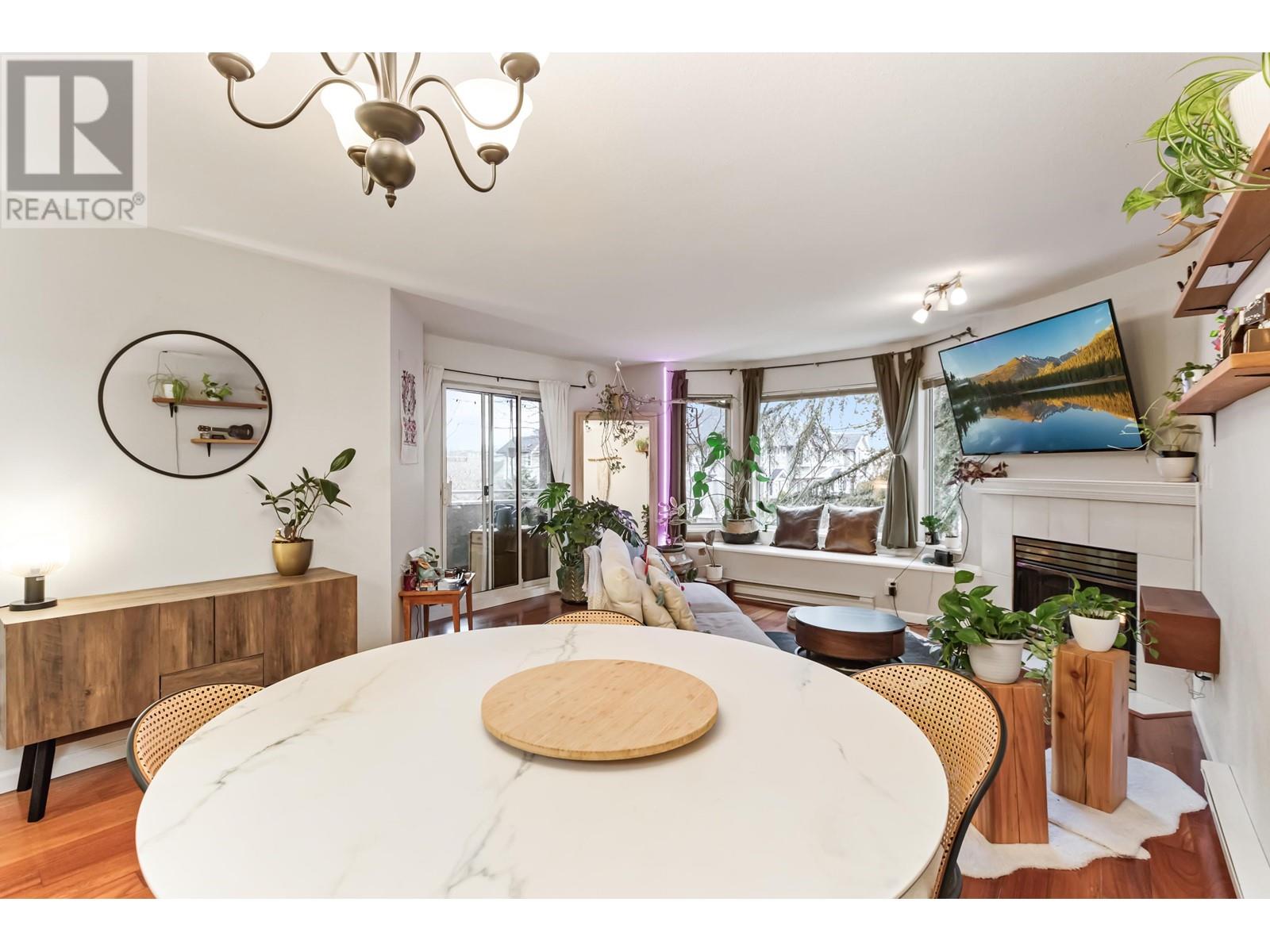 Listing Picture 13 of 32 : 308 3183 ESMOND AVENUE, Burnaby / 本拿比 - 魯藝地產 Yvonne Lu Group - MLS Medallion Club Member