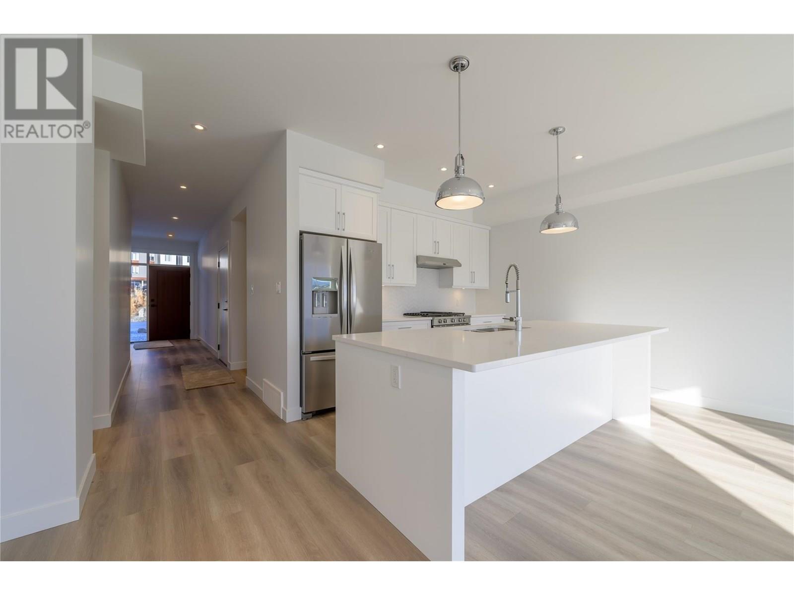 127 RIVER GATE Drive Kamloops Photo 2