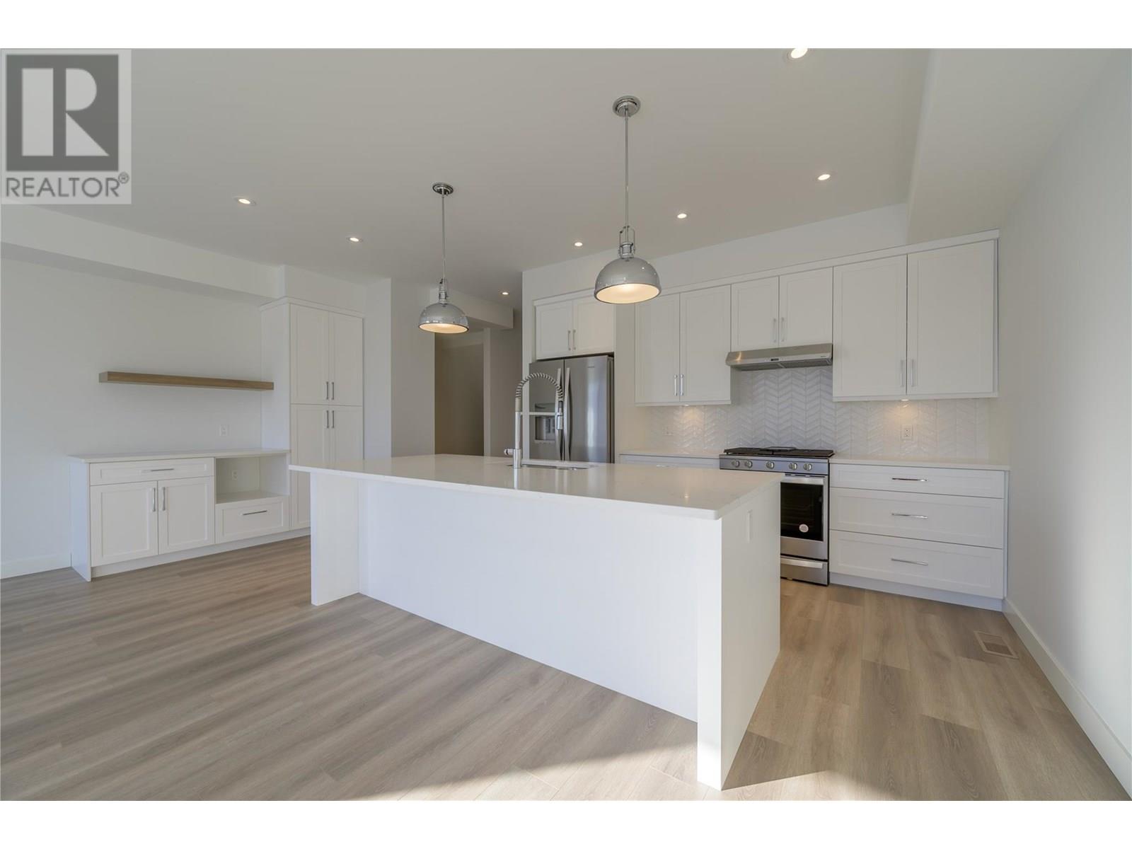 127 RIVER GATE Drive Kamloops Photo 3