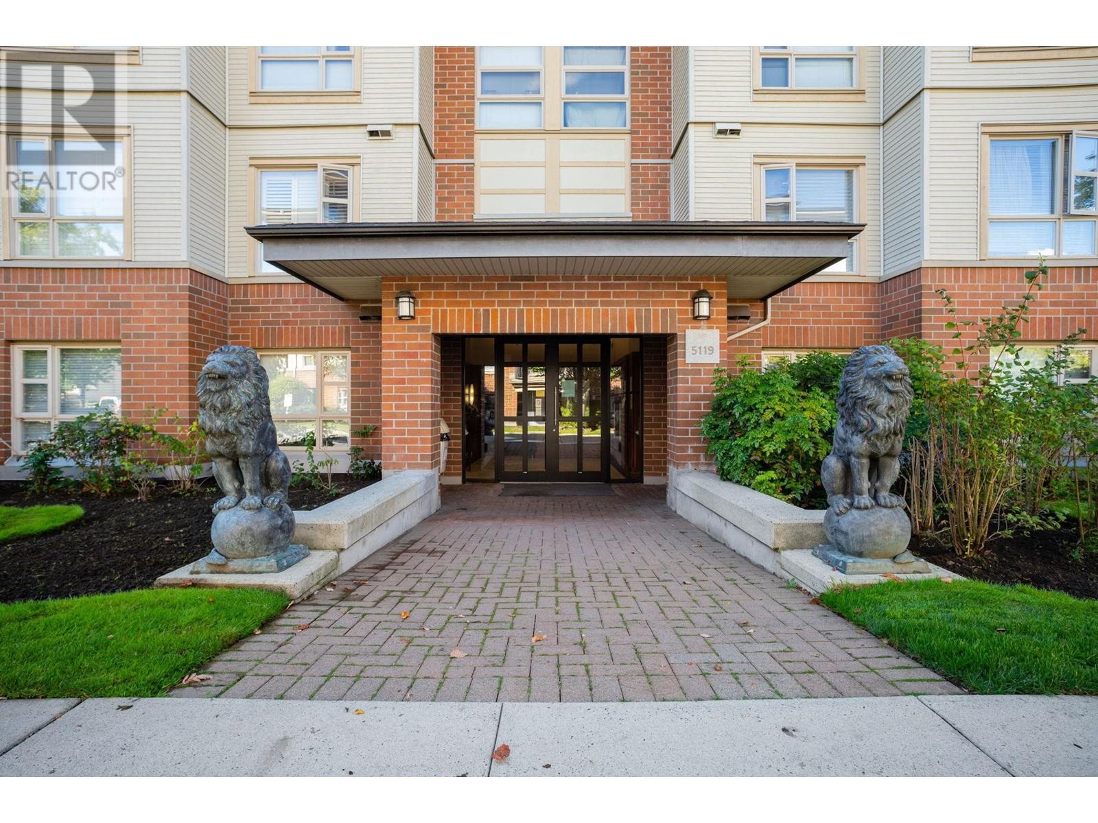 Listing Picture 17 of 26 : 3205 5119 GARDEN CITY ROAD, Richmond / 烈治文 - 魯藝地產 Yvonne Lu Group - MLS Medallion Club Member