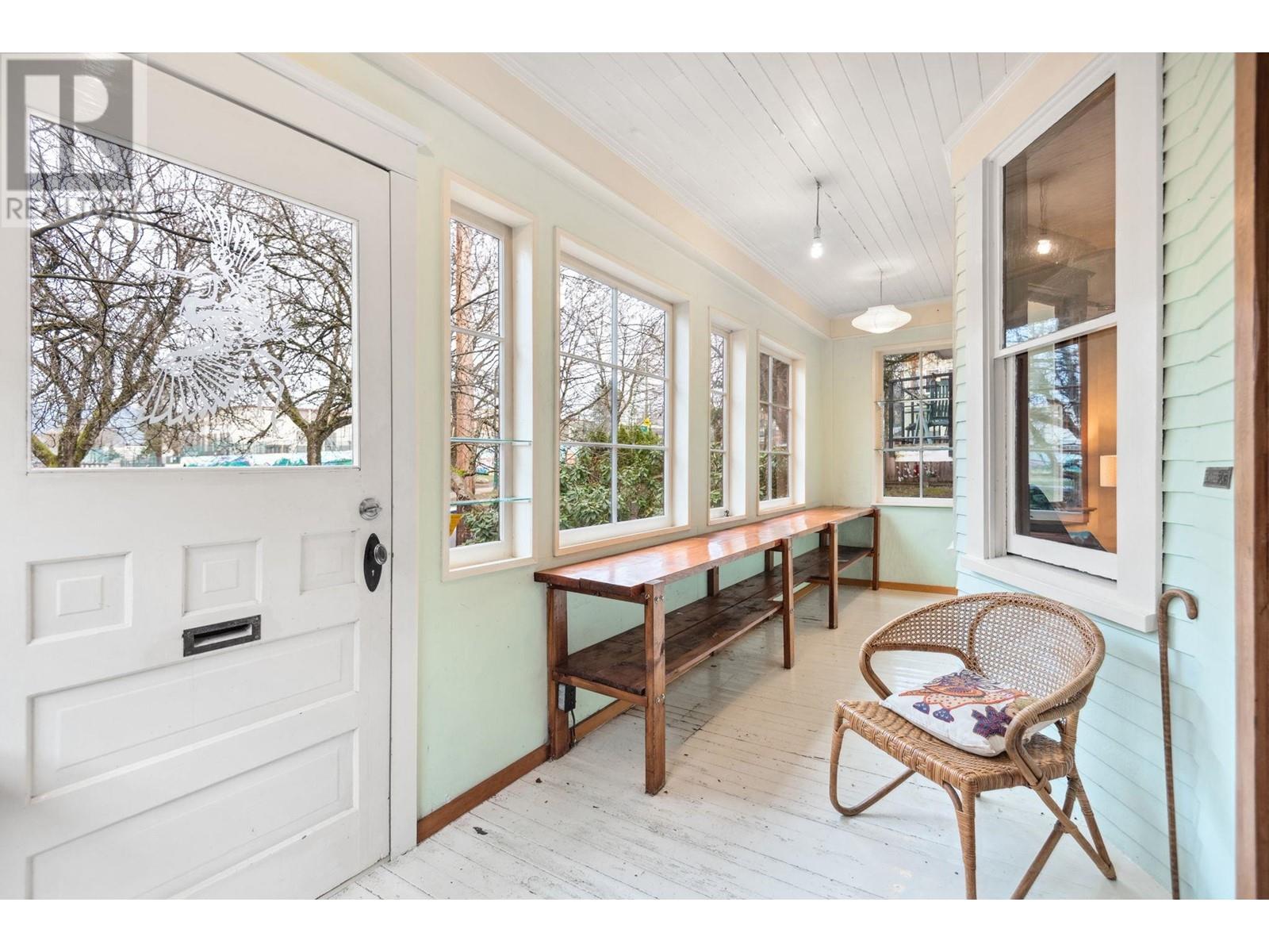 Property at 1492 WILLIAM STREET image 2