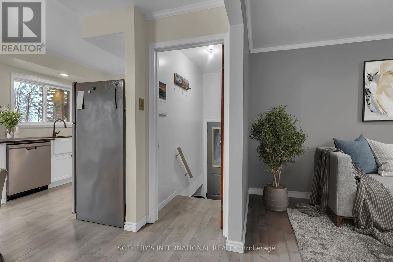 20820 South Service Road, South Glengarry, Ontario  K0C 1N0 - Photo 15 - X11944247