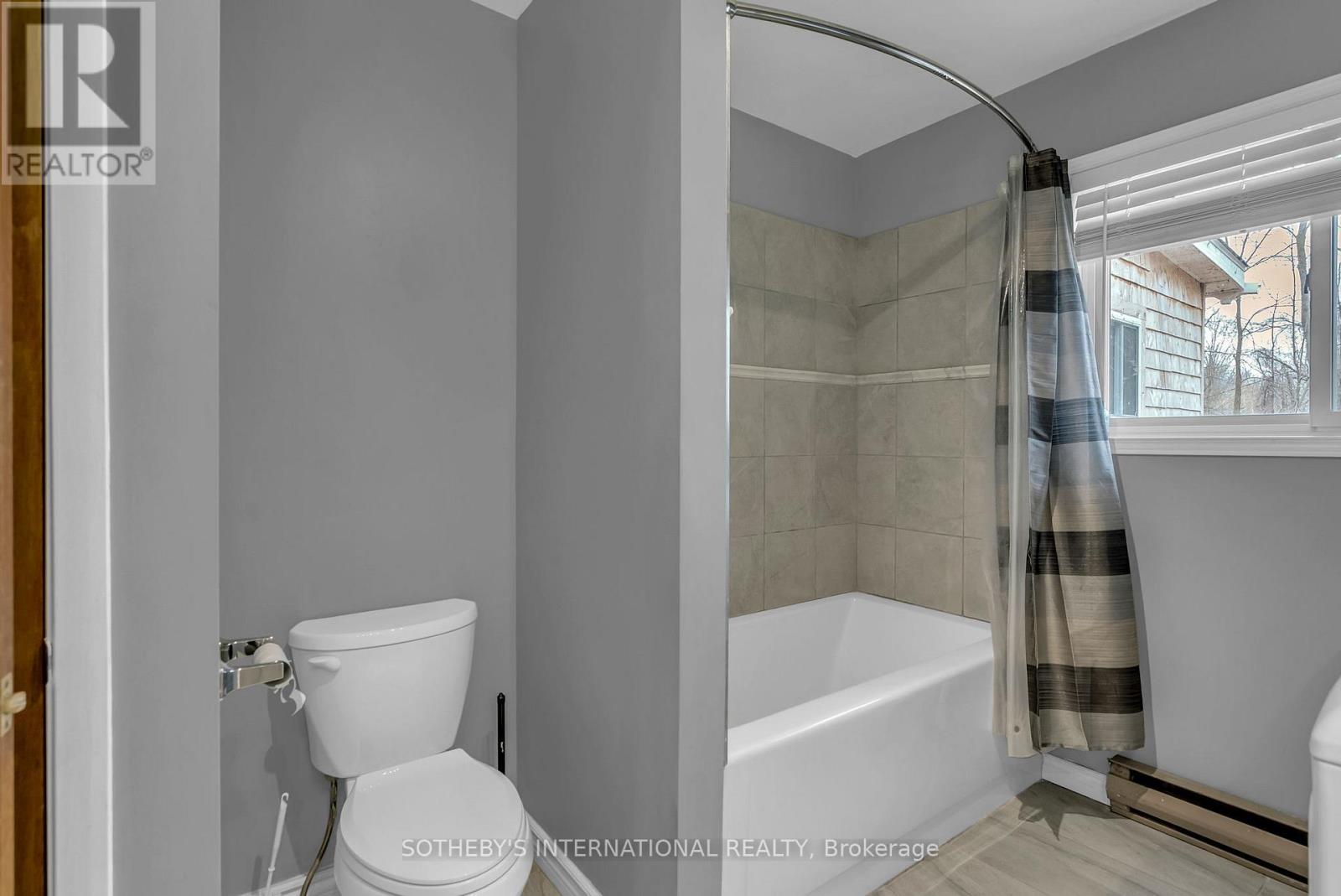 20820 South Service Road, South Glengarry, Ontario  K0C 1N0 - Photo 18 - X11944247