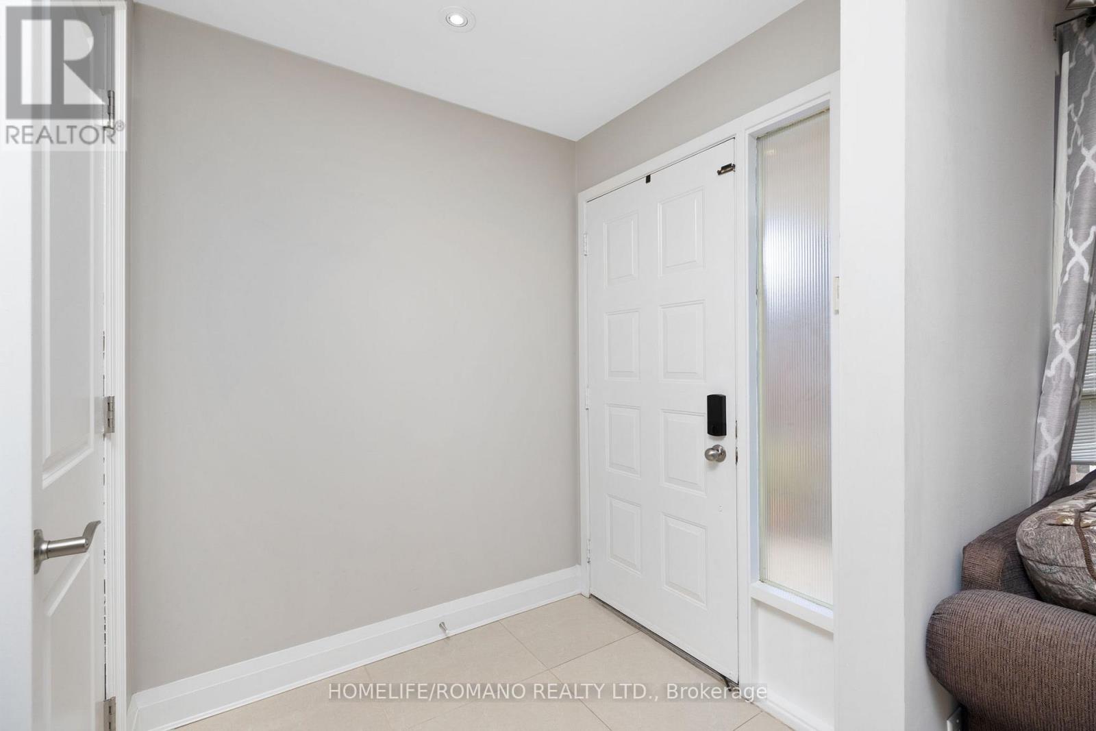 36 Brougham Drive, Vaughan, Ontario  L4L 3E1 - Photo 4 - N11944273