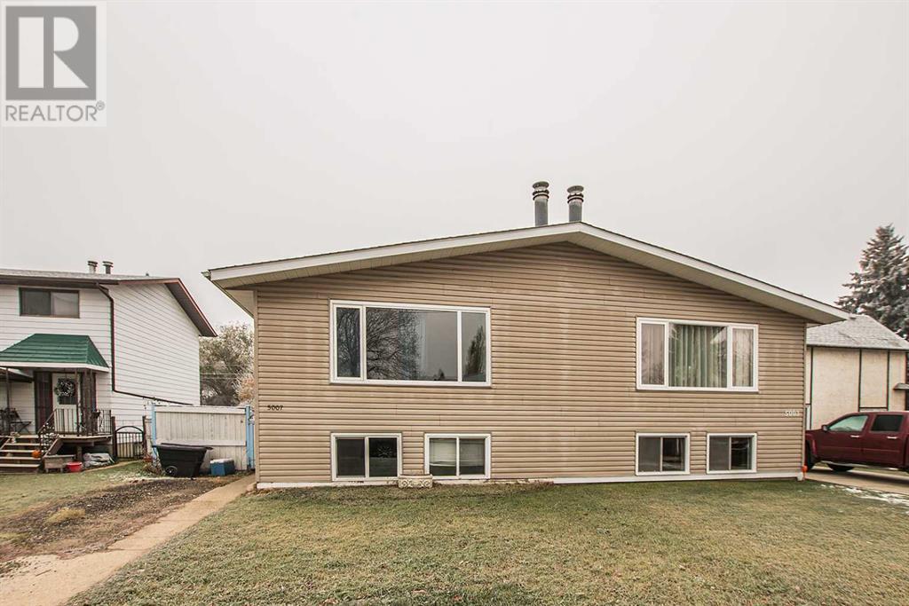 5007 58 Street, Lacombe, Alberta  T4L 1K7 - Photo 2 - A2185886