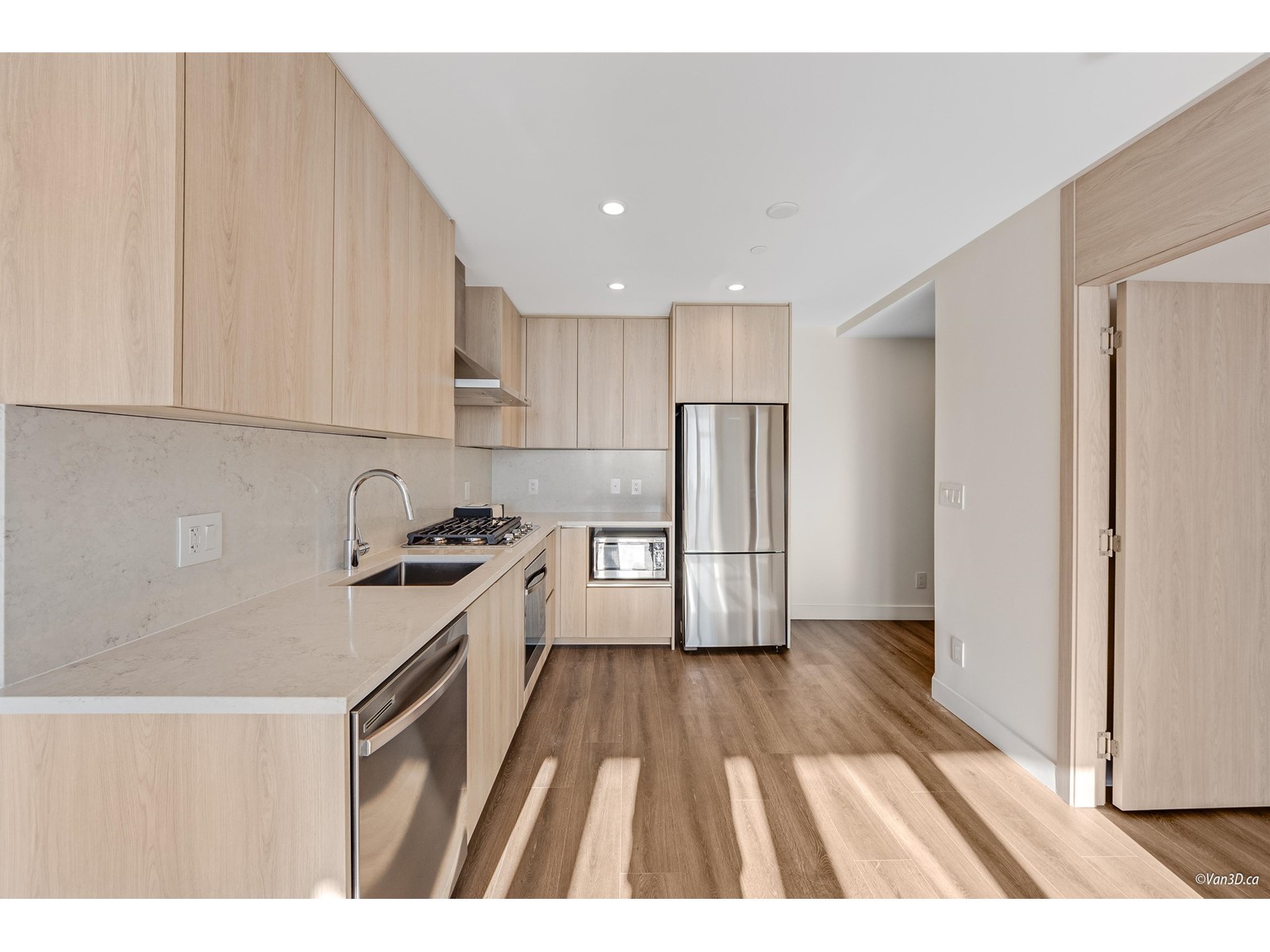 2805 10731 King George Boulevard, Surrey, British Columbia  V3R 0N9 - Photo 5 - R2956264