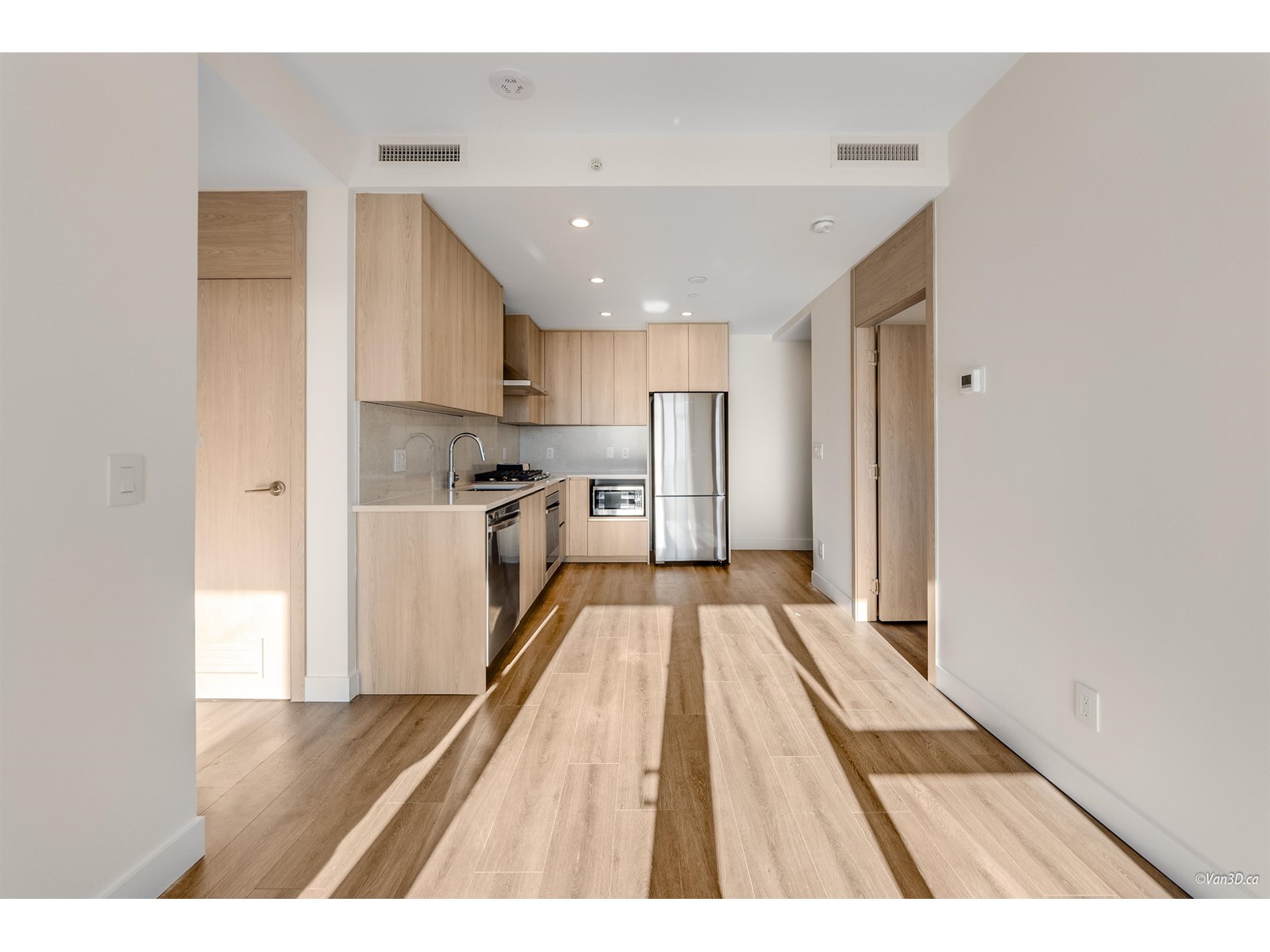2805 10731 King George Boulevard, Surrey, British Columbia  V3R 0N9 - Photo 3 - R2956264