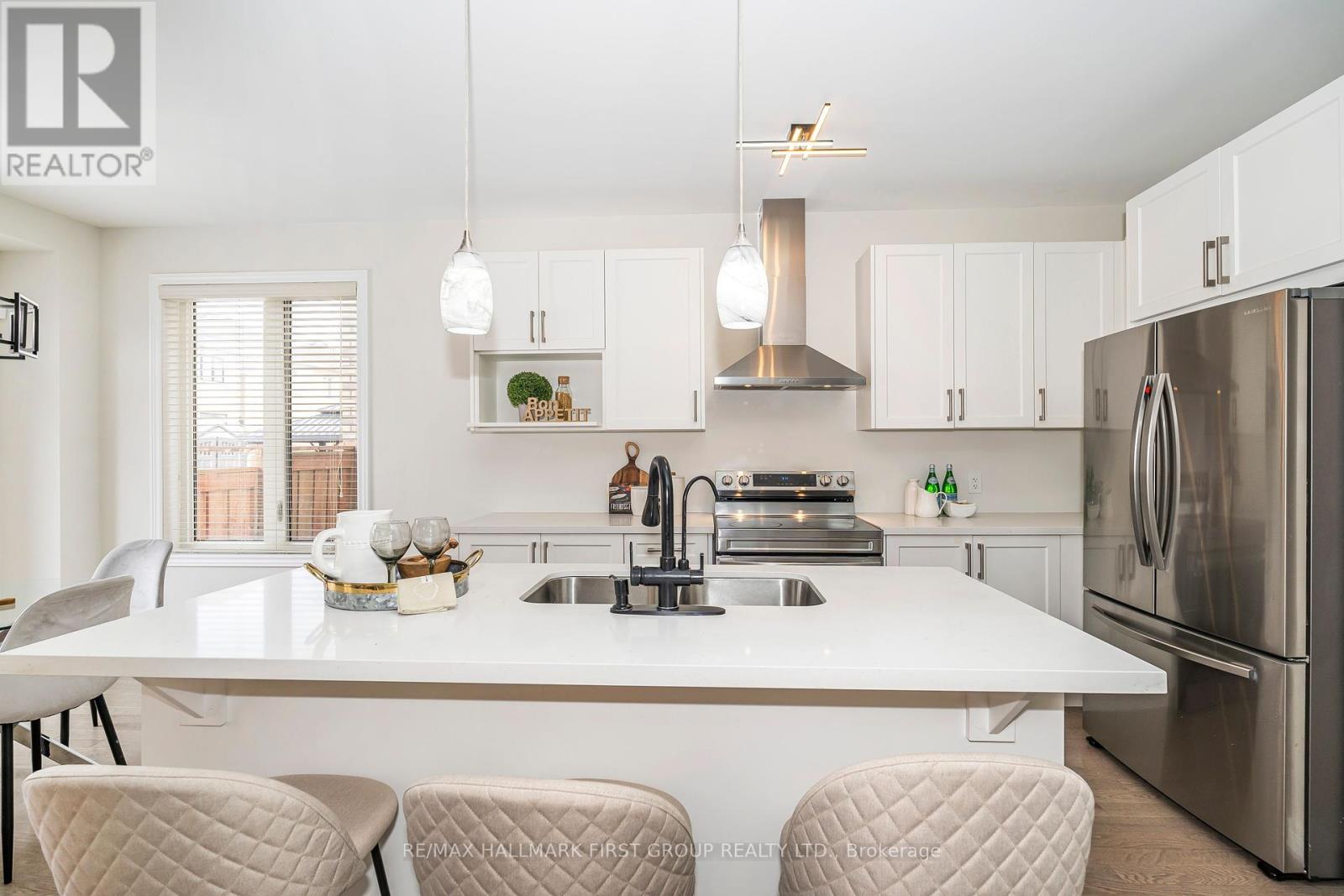 49 Walter Clifford Nesbitt Drive, Whitby, Ontario  L1P 0G5 - Photo 6 - E11944385
