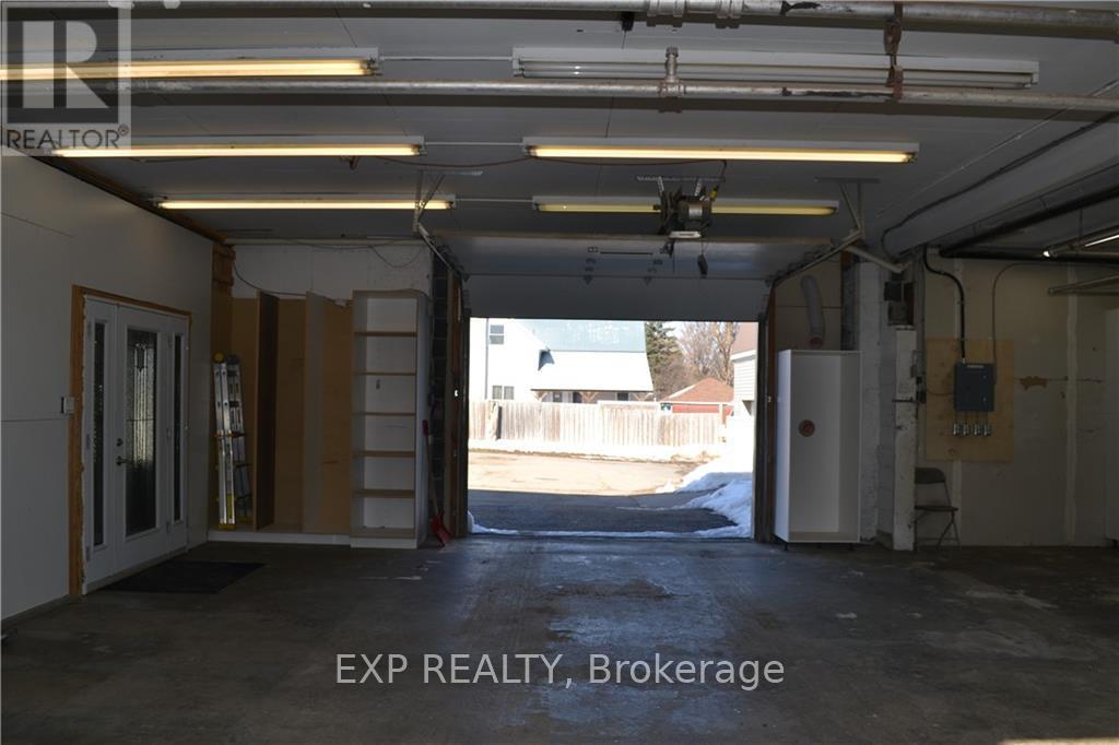 115-125 Plaunt Street S, Renfrew, Ontario  K7V 1M5 - Photo 15 - X11933031