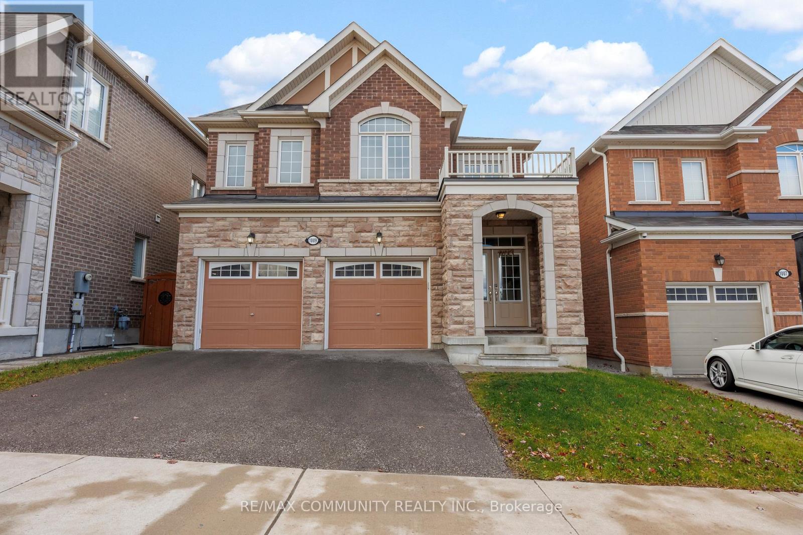 1009 DRAGONFLY AVENUE, Pickering, Ontario