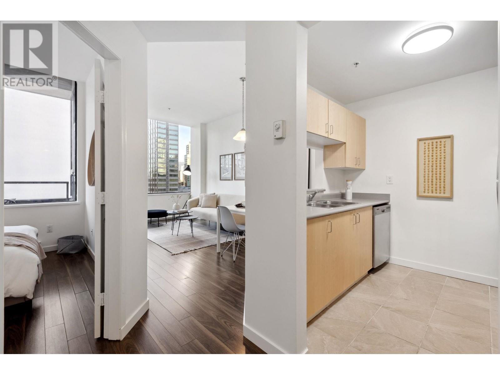 Listing Picture 3 of 24 : 814 1010 HOWE STREET, Vancouver / 溫哥華 - 魯藝地產 Yvonne Lu Group - MLS Medallion Club Member