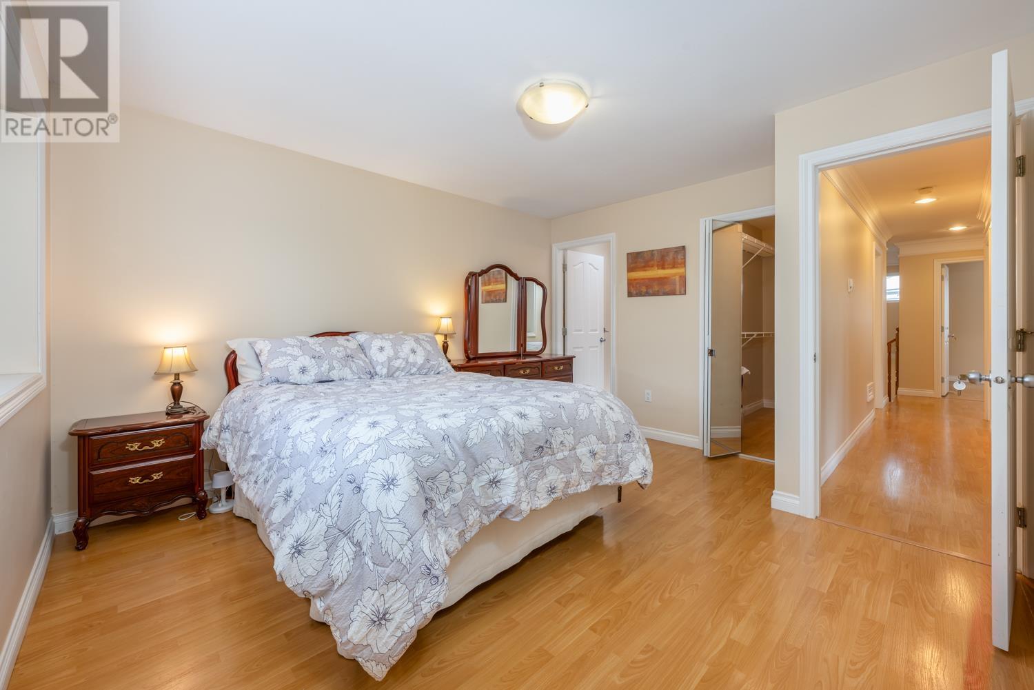 Listing Picture 23 of 38 : 7155 10TH AVENUE, Burnaby / 本拿比 - 魯藝地產 Yvonne Lu Group - MLS Medallion Club Member