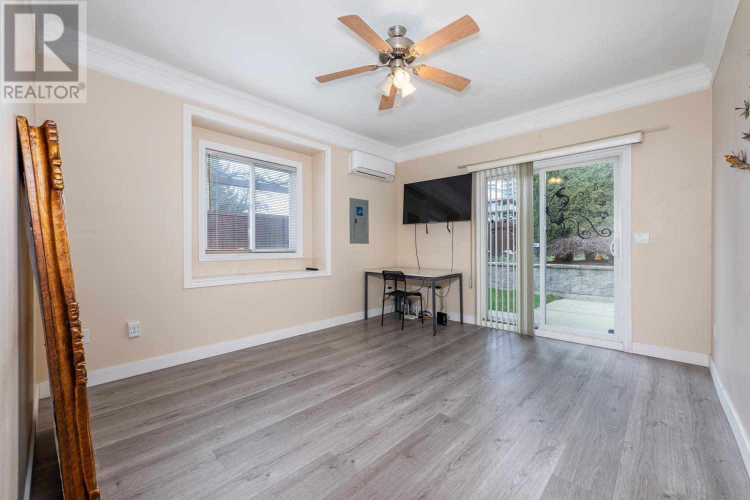 Listing Picture 17 of 38 : 7155 10TH AVENUE, Burnaby / 本拿比 - 魯藝地產 Yvonne Lu Group - MLS Medallion Club Member