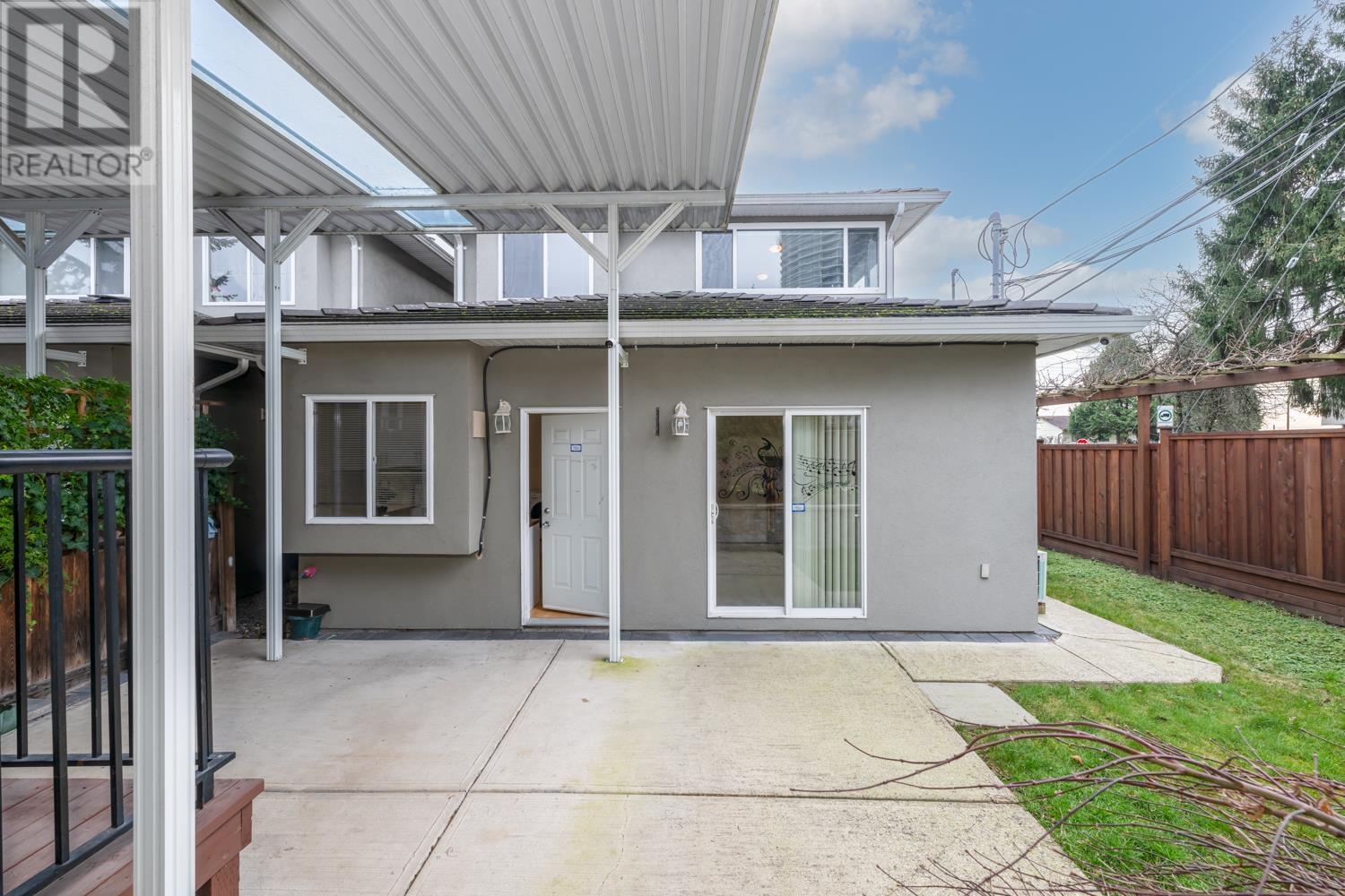 Listing Picture 30 of 38 : 7155 10TH AVENUE, Burnaby / 本拿比 - 魯藝地產 Yvonne Lu Group - MLS Medallion Club Member