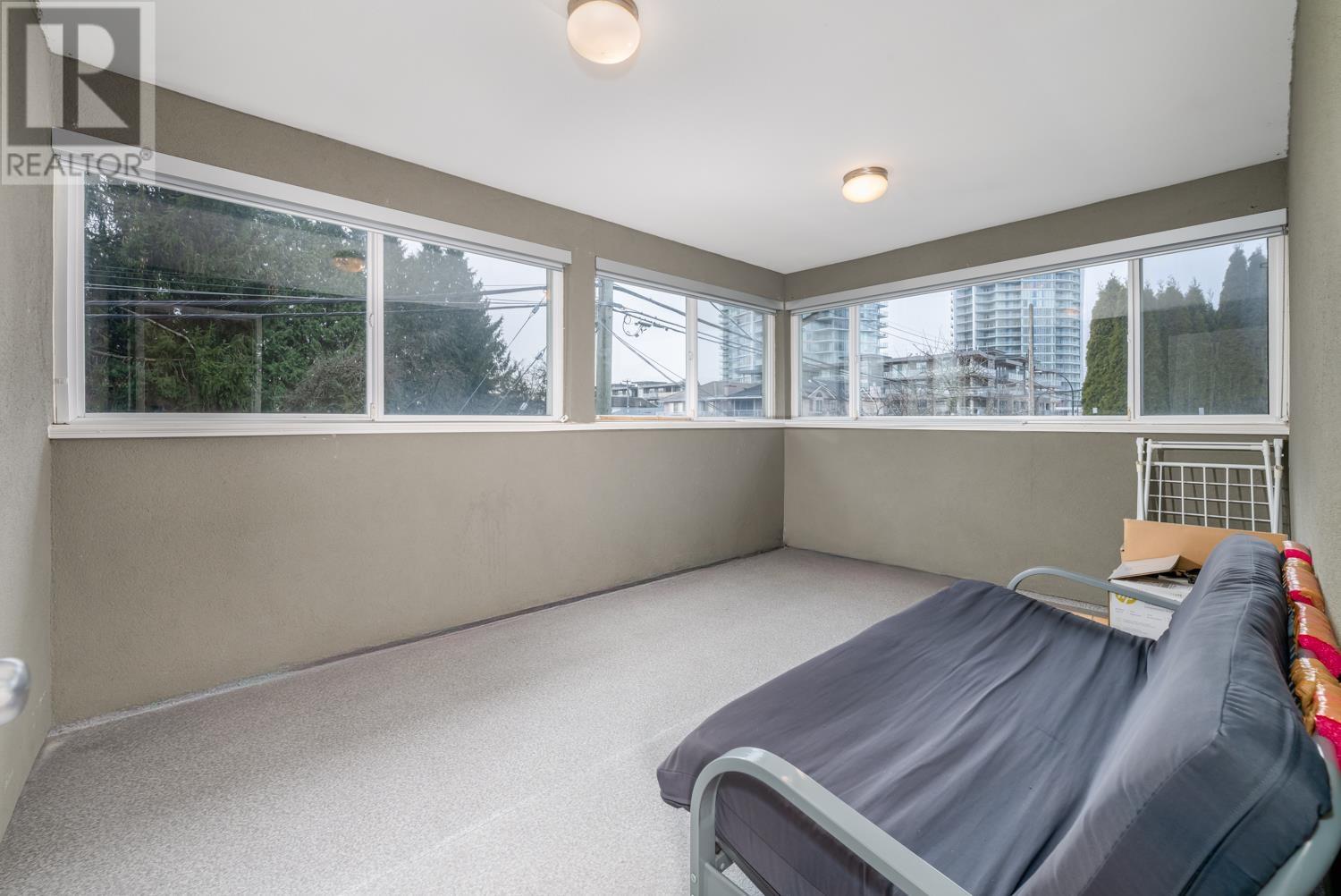 Listing Picture 26 of 38 : 7155 10TH AVENUE, Burnaby / 本拿比 - 魯藝地產 Yvonne Lu Group - MLS Medallion Club Member