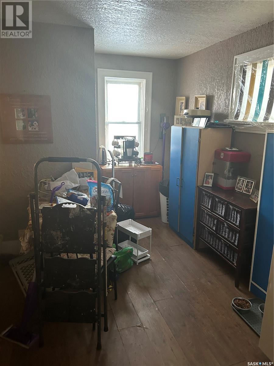 Property at 1172 Athol STREET image 4