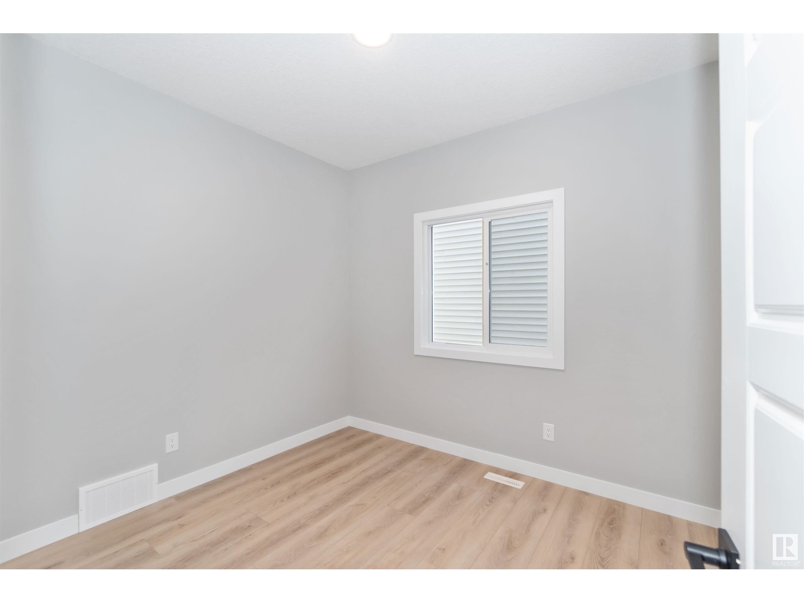 Property at 24 Meadowbrook WY image 1