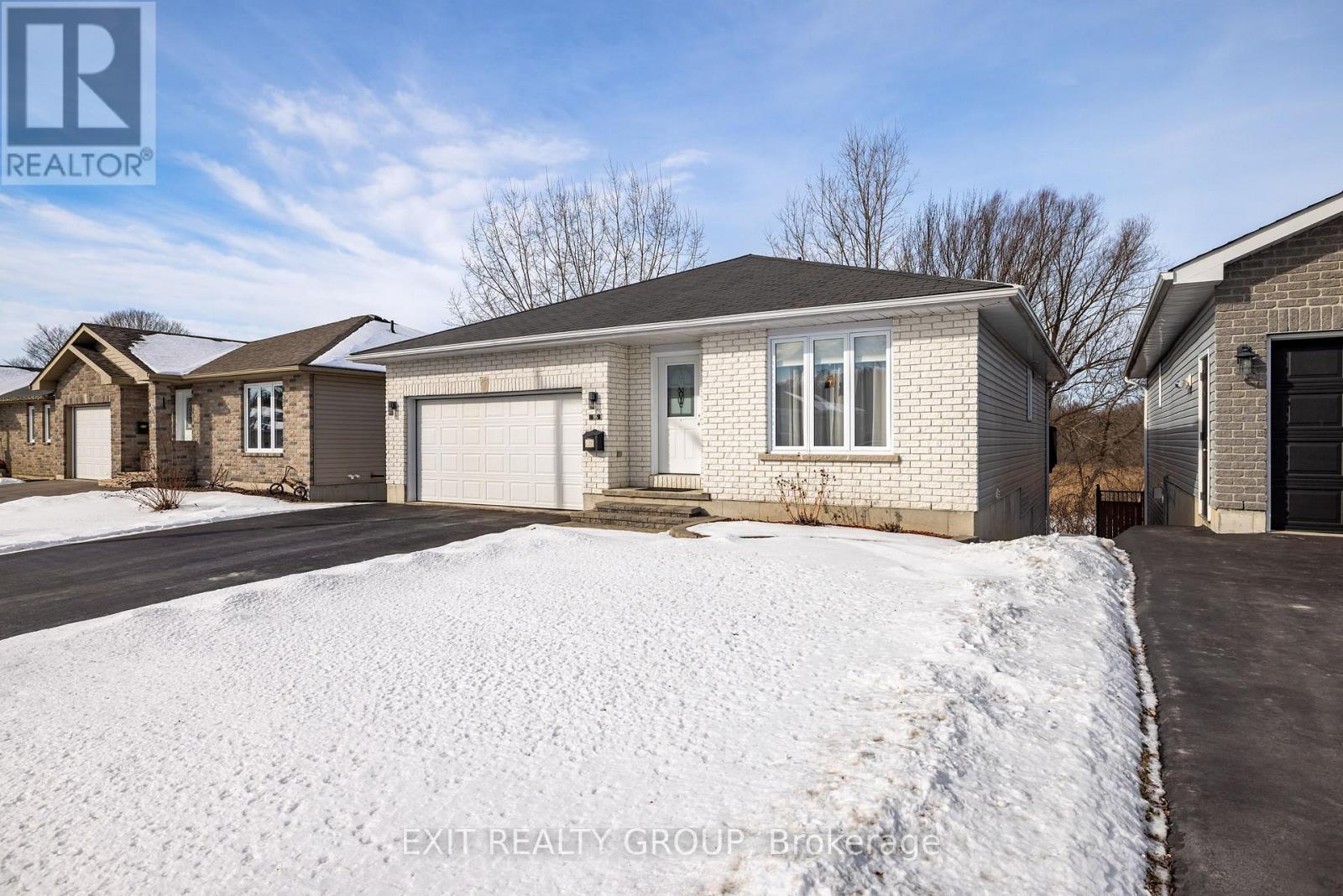 195 Nicholas Street, Quinte West, Ontario  K8V 6E8 - Photo 1 - X11944460