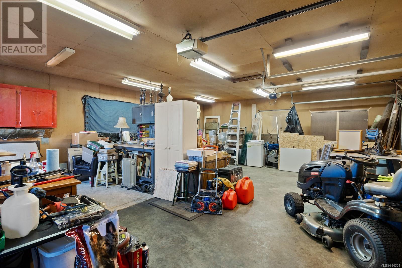 7442 Yake Rd, Fanny Bay, British Columbia  V0R 1W0 - Photo 33 - 984301